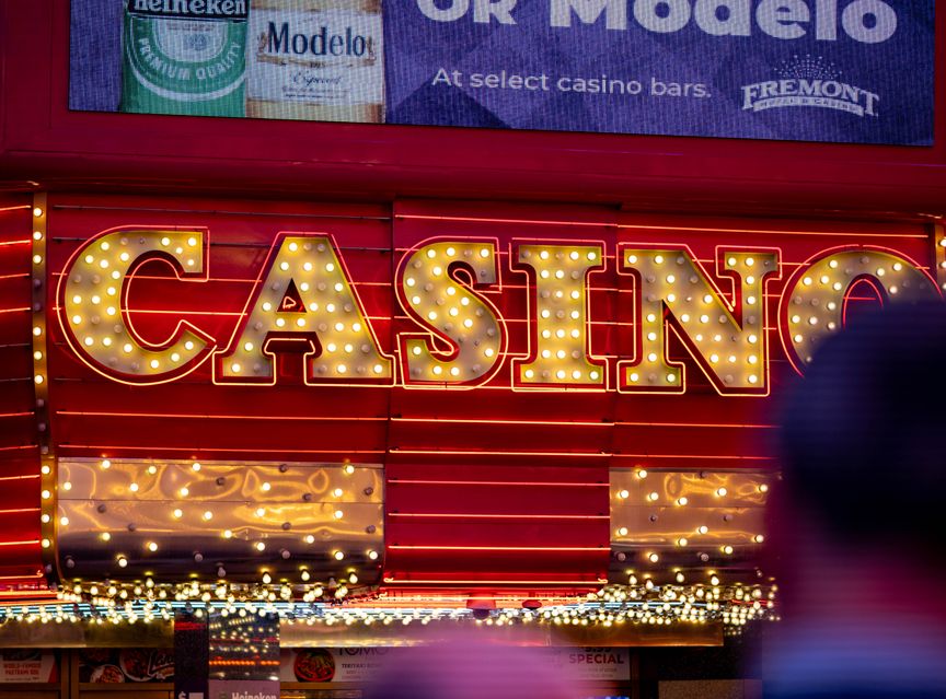 Online Casino: Spielautomaten und Live-Spiele im Überblick
