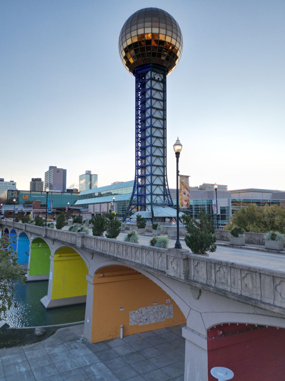 Knoxville vs Memphis — Which Tennessee City Wins in 2026?