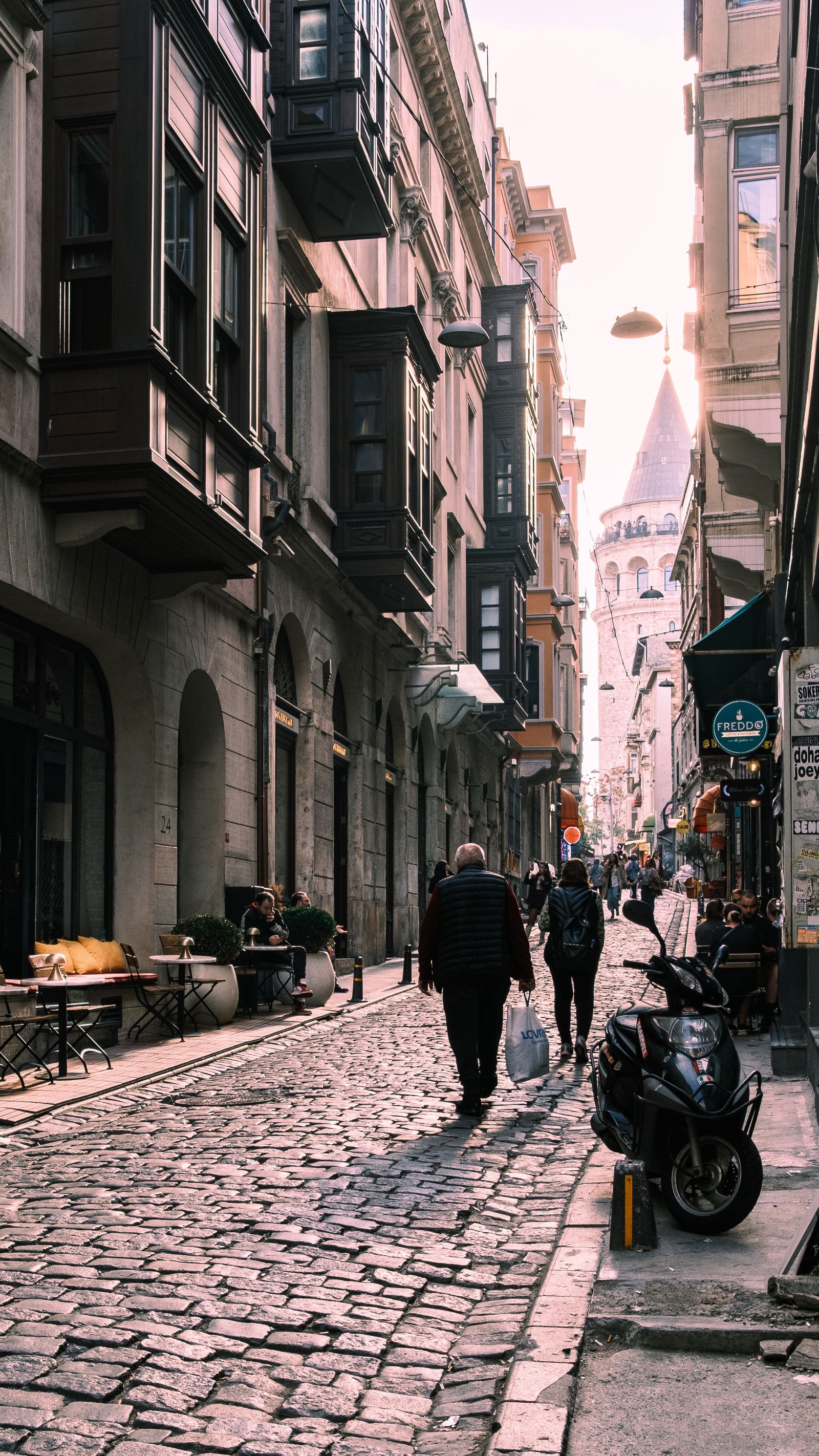Charming Cobblestone Street in Historic European City · Free Stock Photo