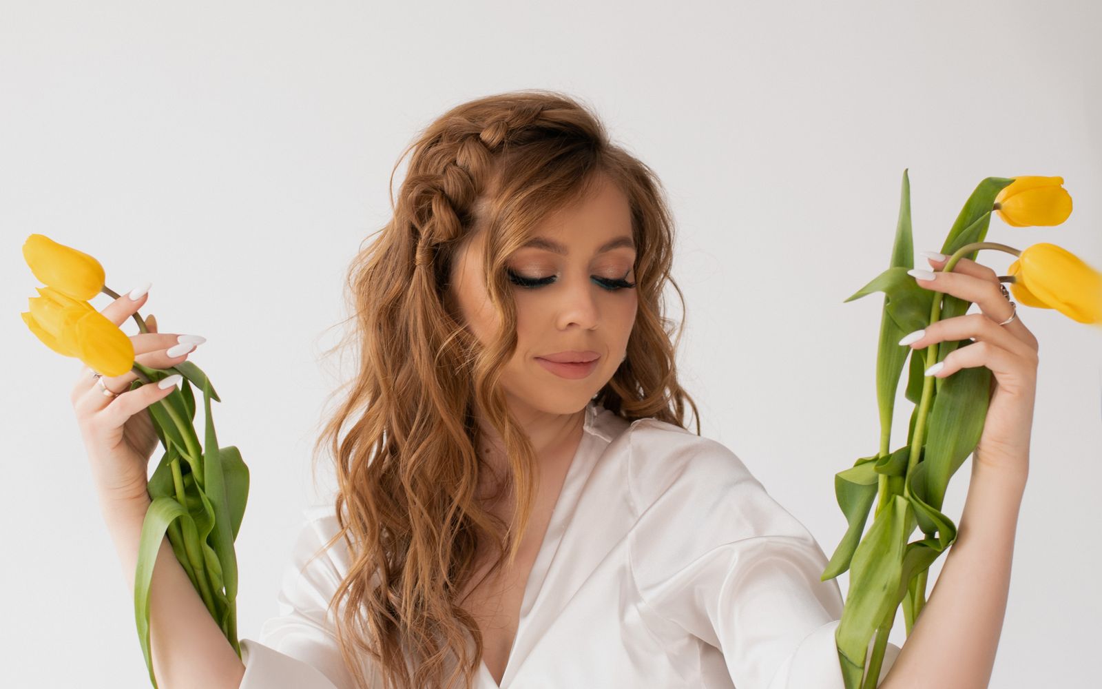 펜타클10과 컵10으로 결혼 이야기를 본 타로 사례 실제 타로 카드와 상담 분위기를 담은 고해상도 실사 사진