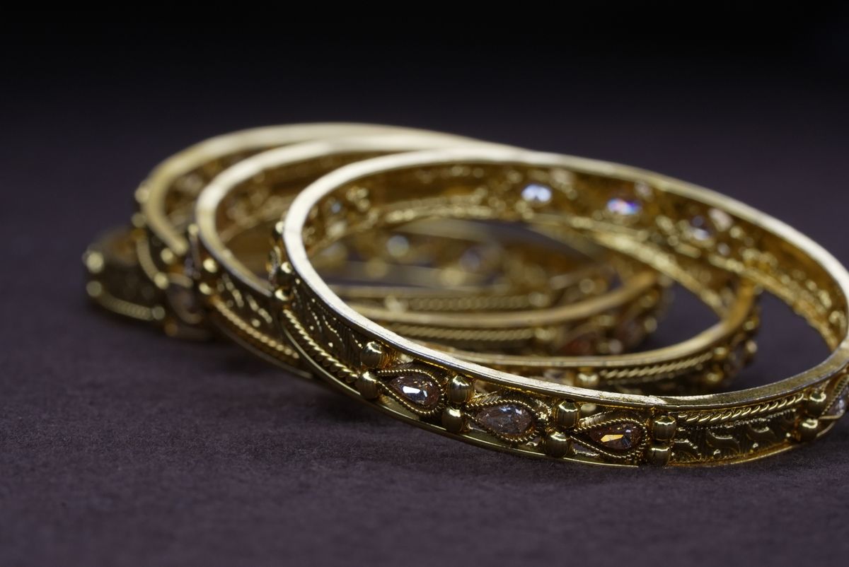 Meenakari Kada