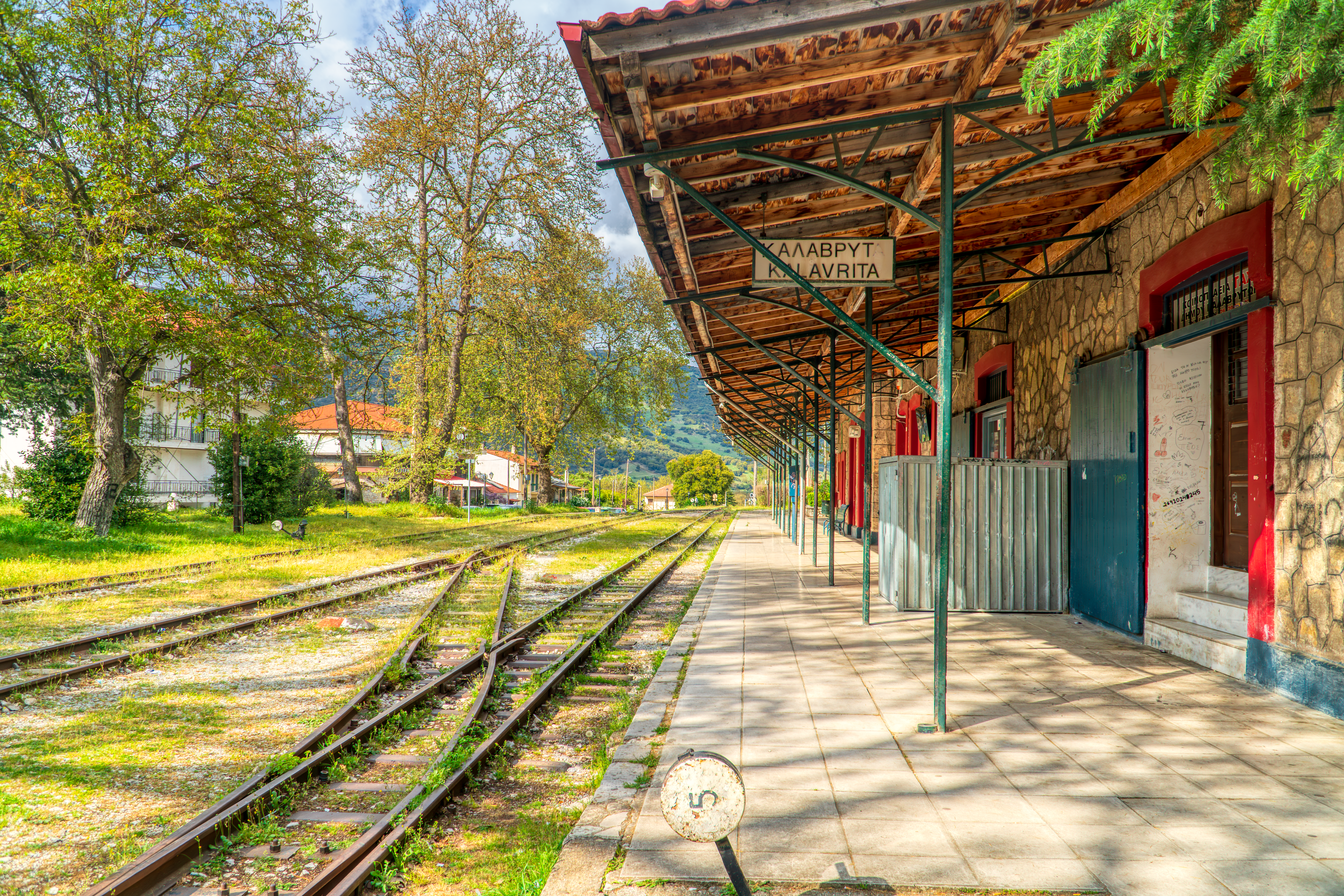 Aspropyrgos Fire: Suburban Train Disruptions Near Athens