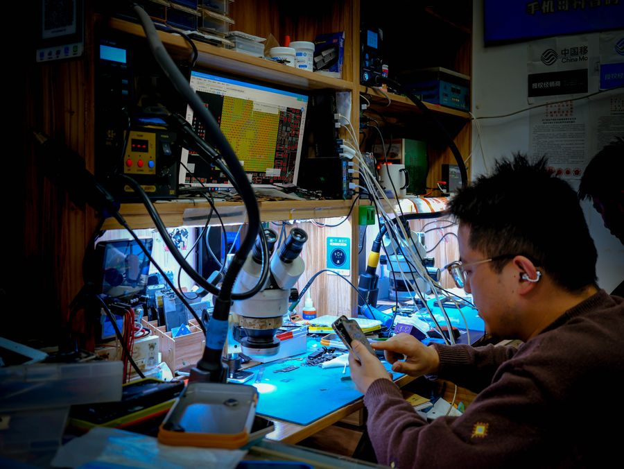 设施维护 - 设备检修与运维保养实景