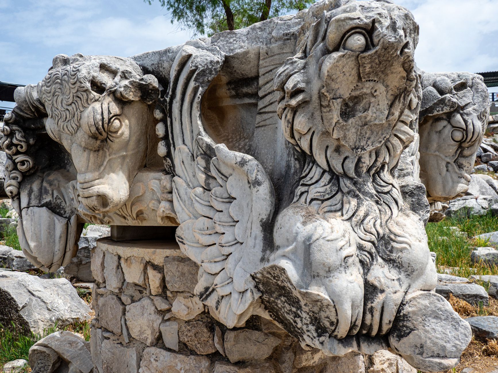 Hondenkunstwerk in Park Matilo viert Romeinse geschiedenis