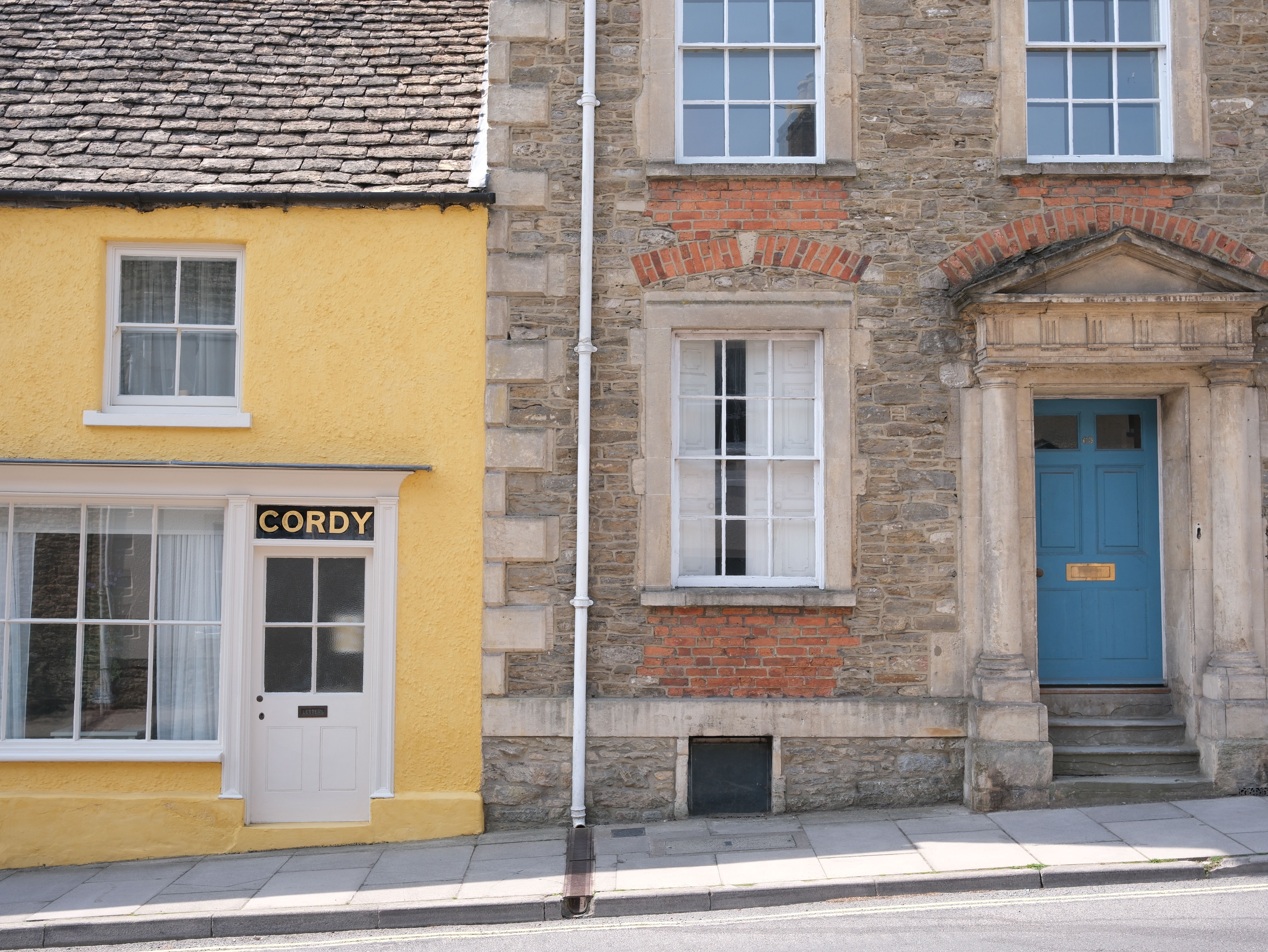 Kilgetty — student move with boxes and a van