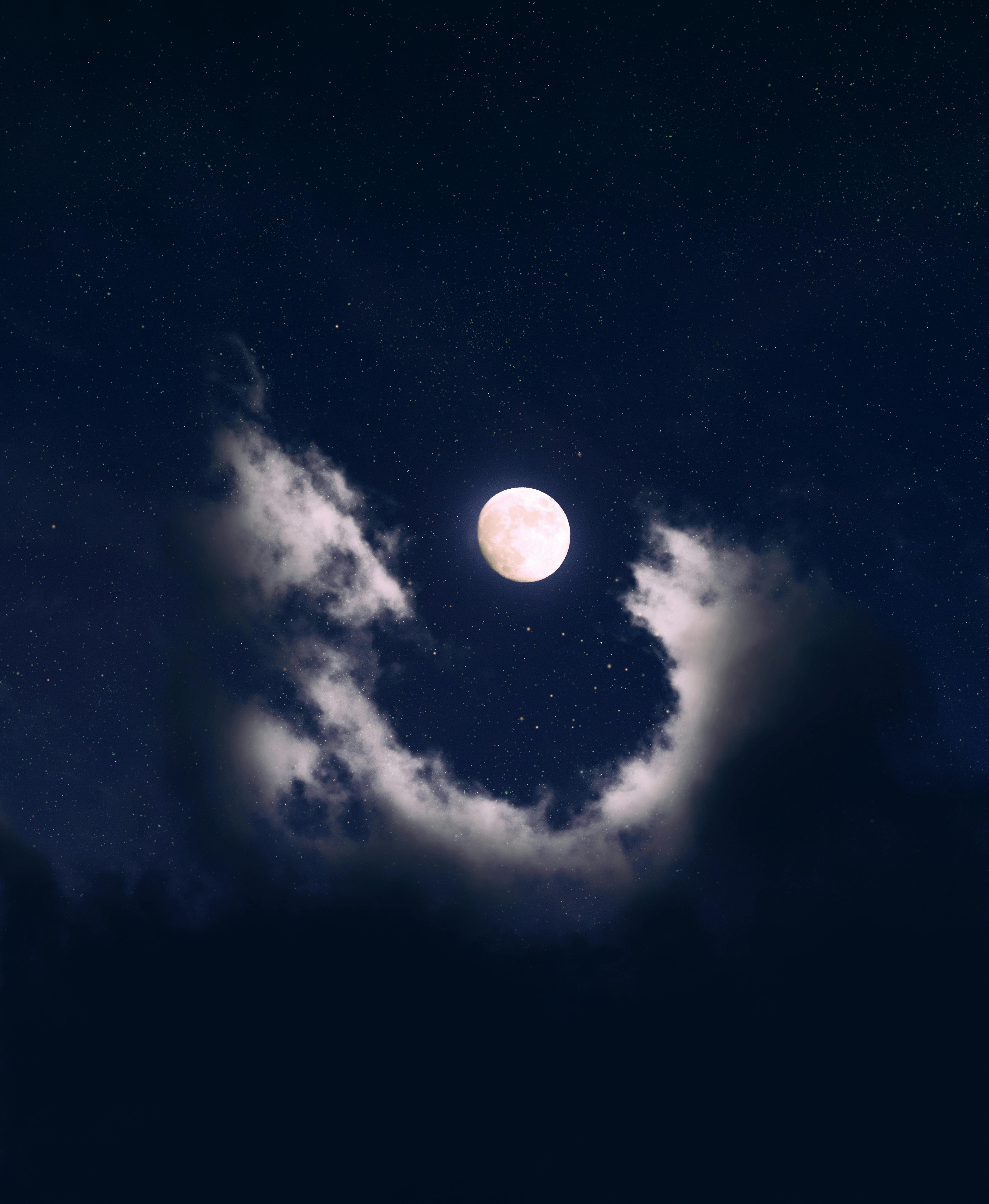 Wallpaper Moon, clouds, sky, night 3840x2160 UHD 4K Picture, Image
