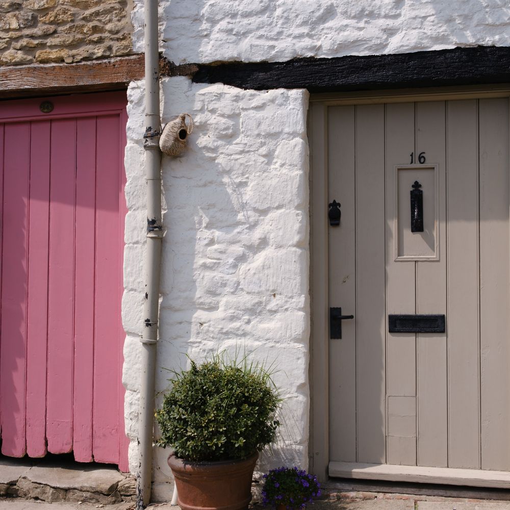 Exterior Painting in White City — quality trade paint going on in two coats