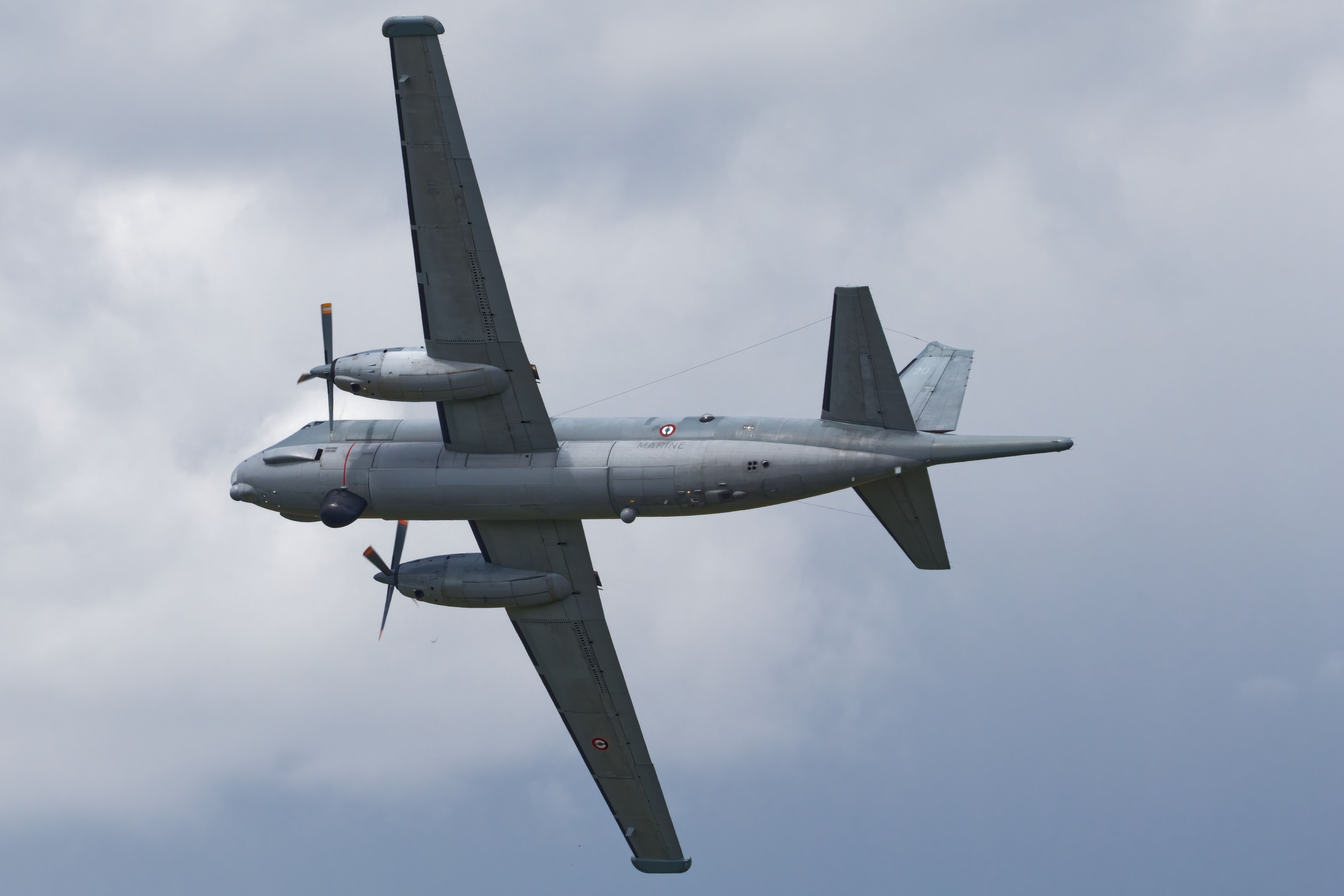 Military Aircraft in Mid-Air Maneuver · Free Stock Photo