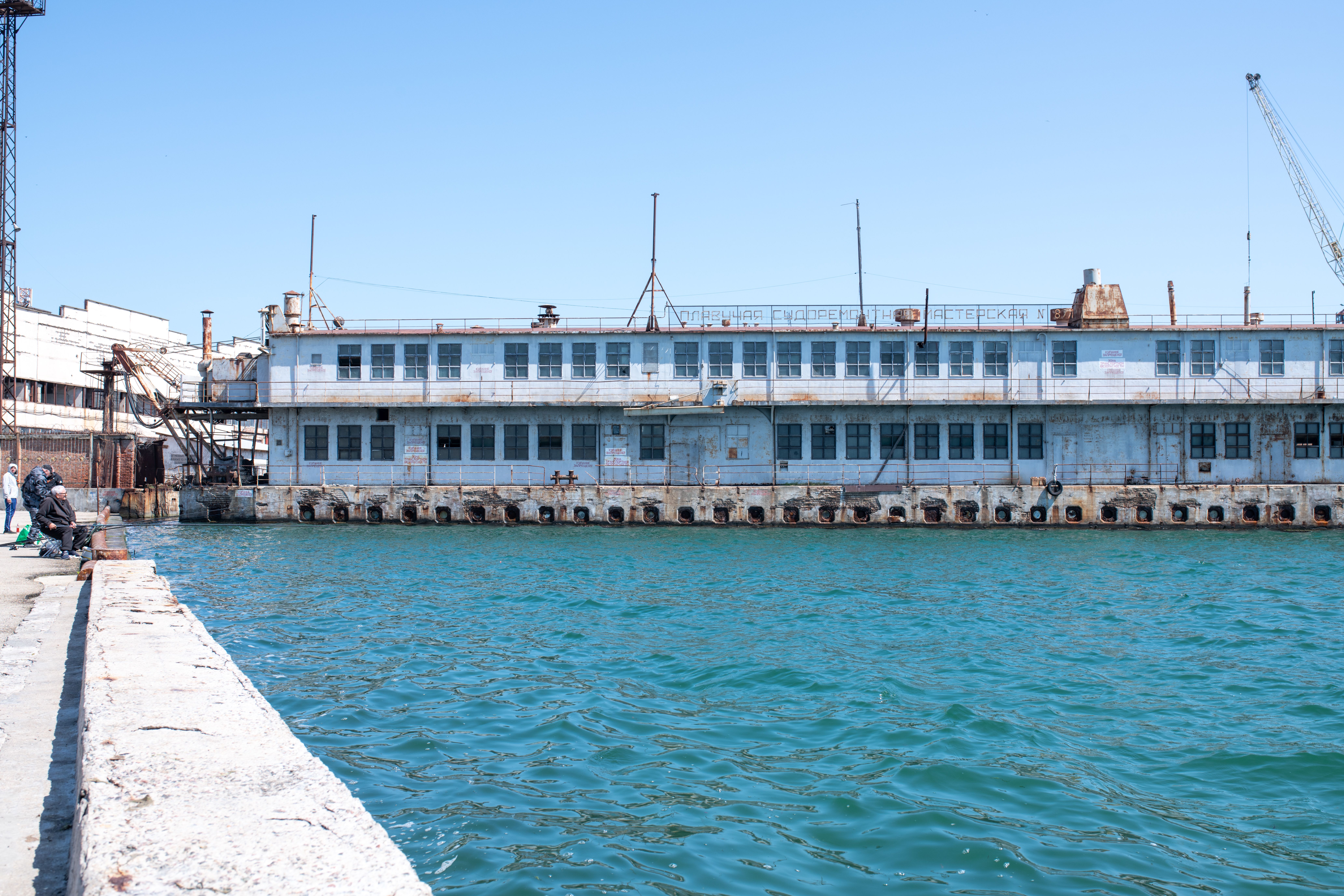 Boaters won’t have to leave Clinton Lake for maintenance or repairs with new service center at the marina — Photo by Oleksiy 