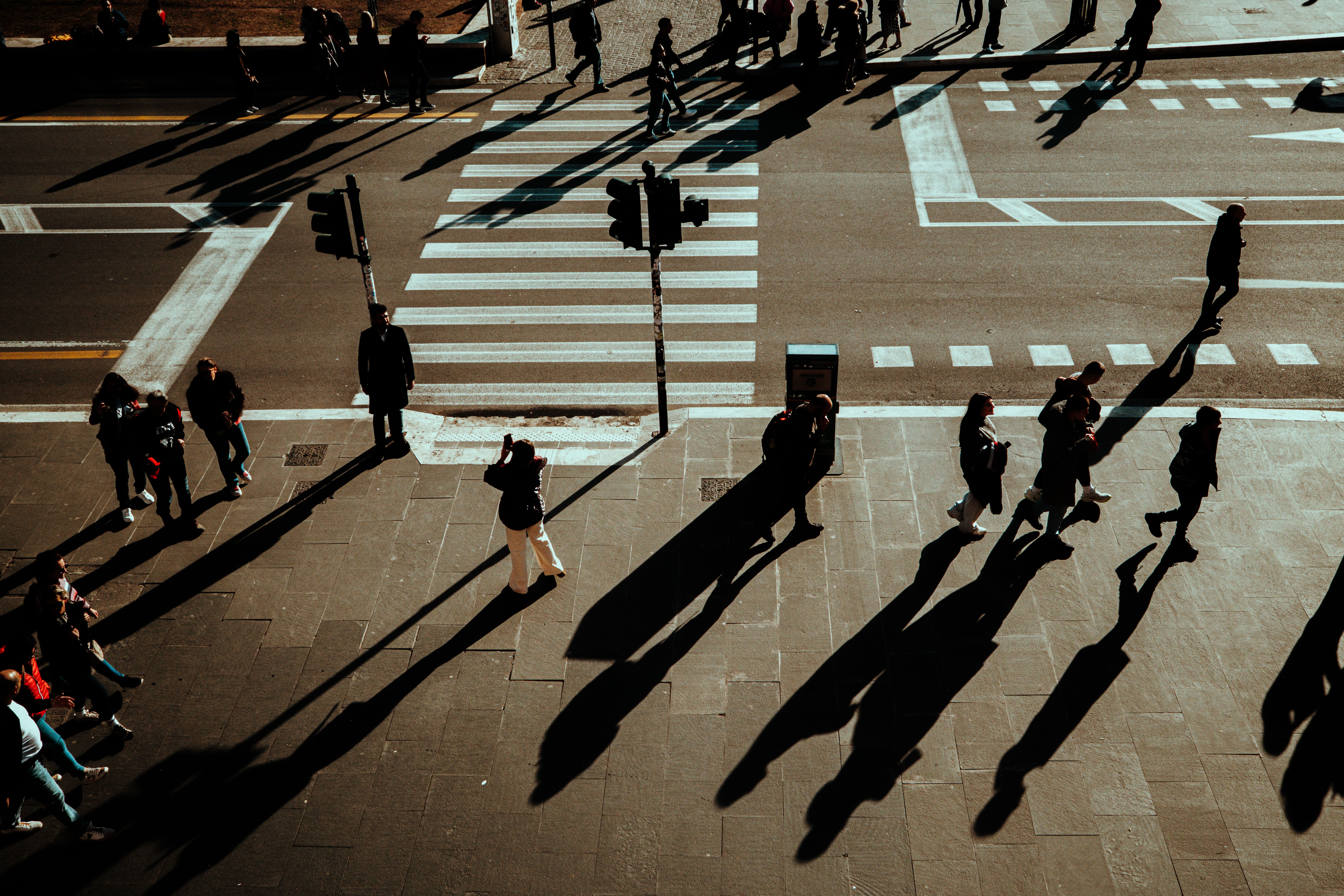 6 Creative Street Photography Ideas You Can Do With Your Phone — Photo by Joshuan Barboza on Pexels