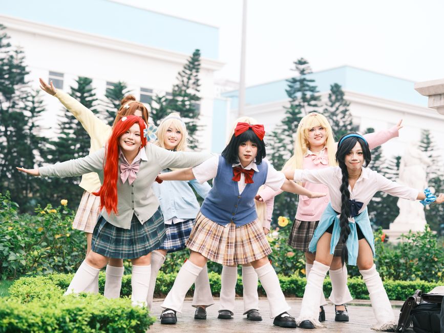 full|K-pop idol group