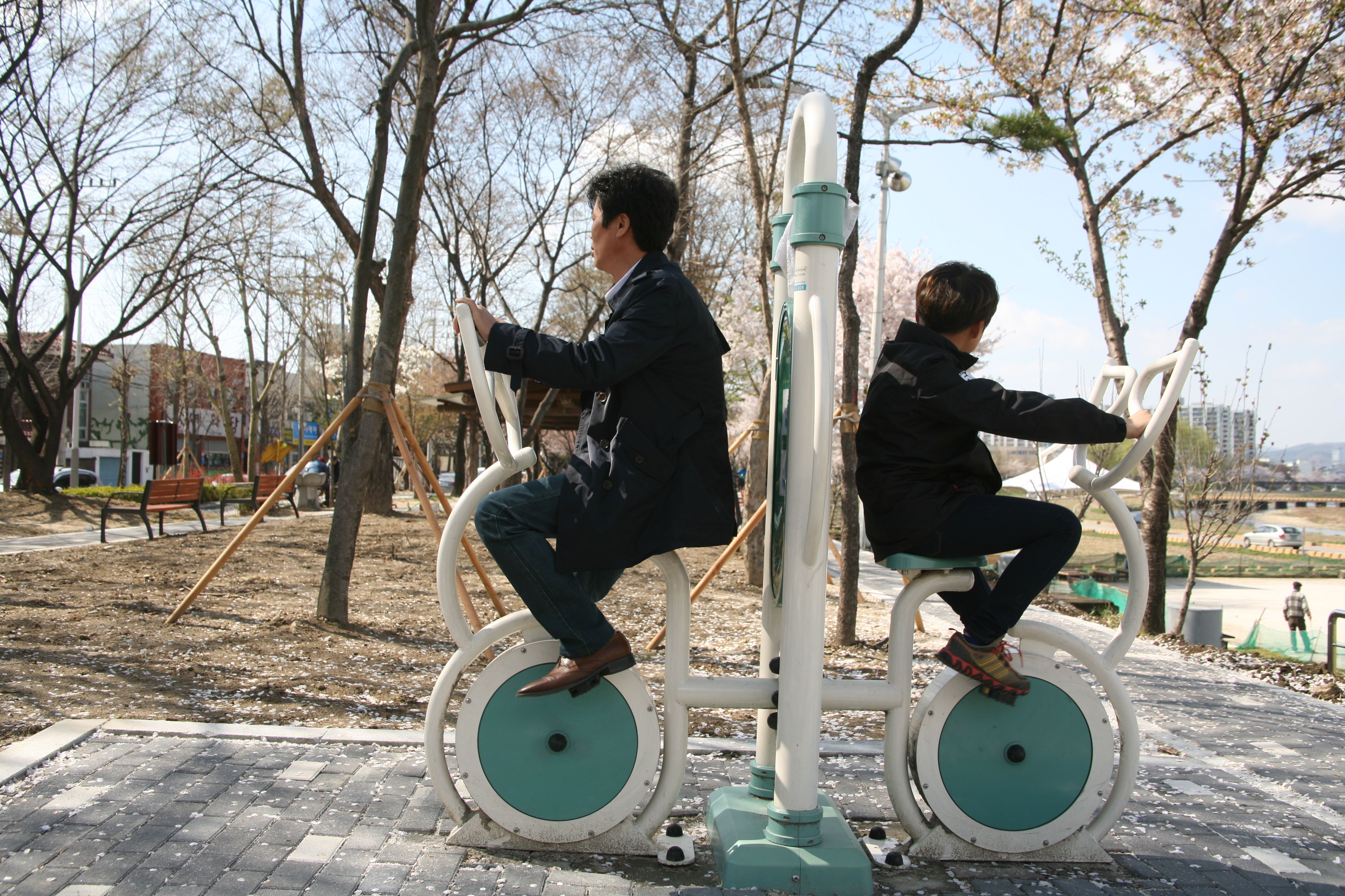 UH opens new outdoor fitness court — Photo by Jungsik Kwak on Pexels