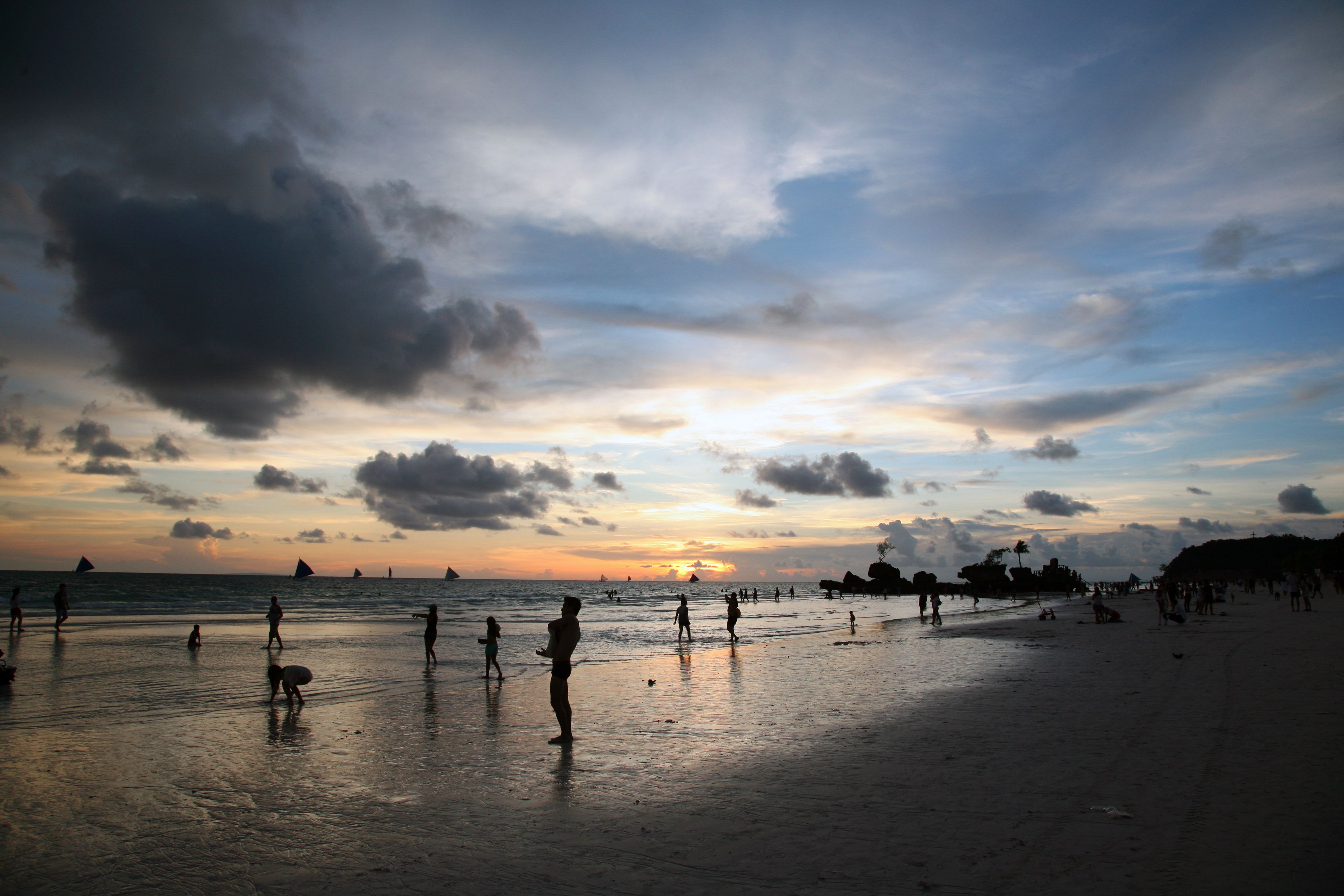 Boracay Beachfront Hotels and Area Ideas for a Relaxing Stay