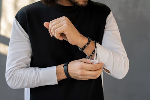 Man in Black and White Long Sleeve Shirt