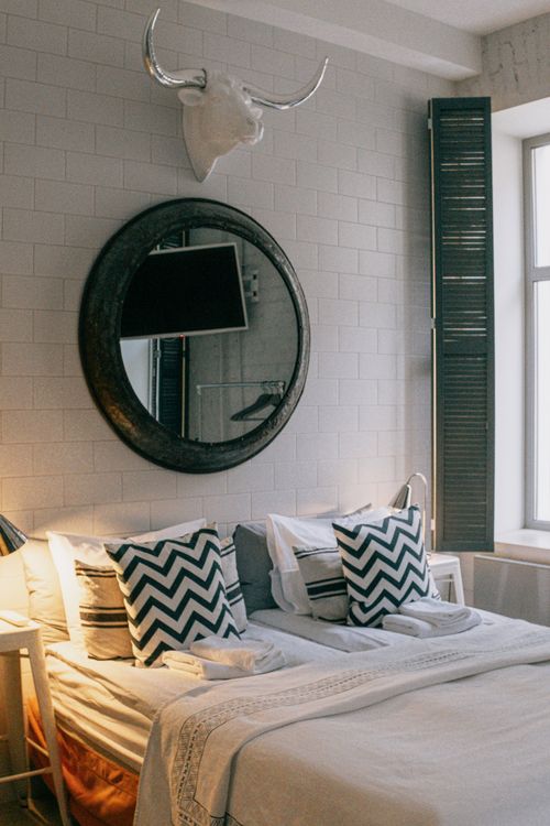 Free Explore a tranquil, cozy bedroom featuring modern interior design and soothing decor. Stock Photo