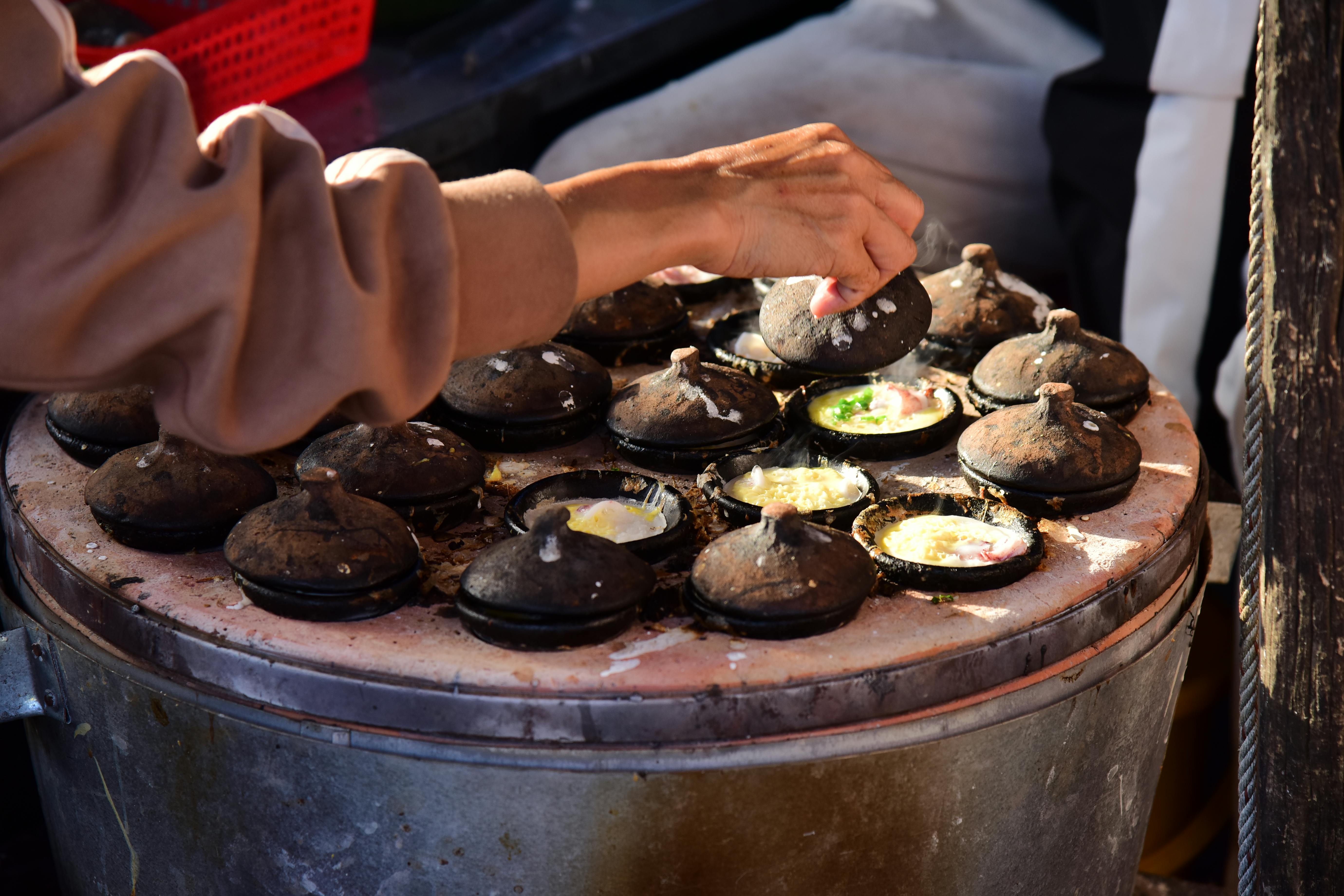 home cooking cookware essentials — Photo by Sóc Năng Động on Pexels