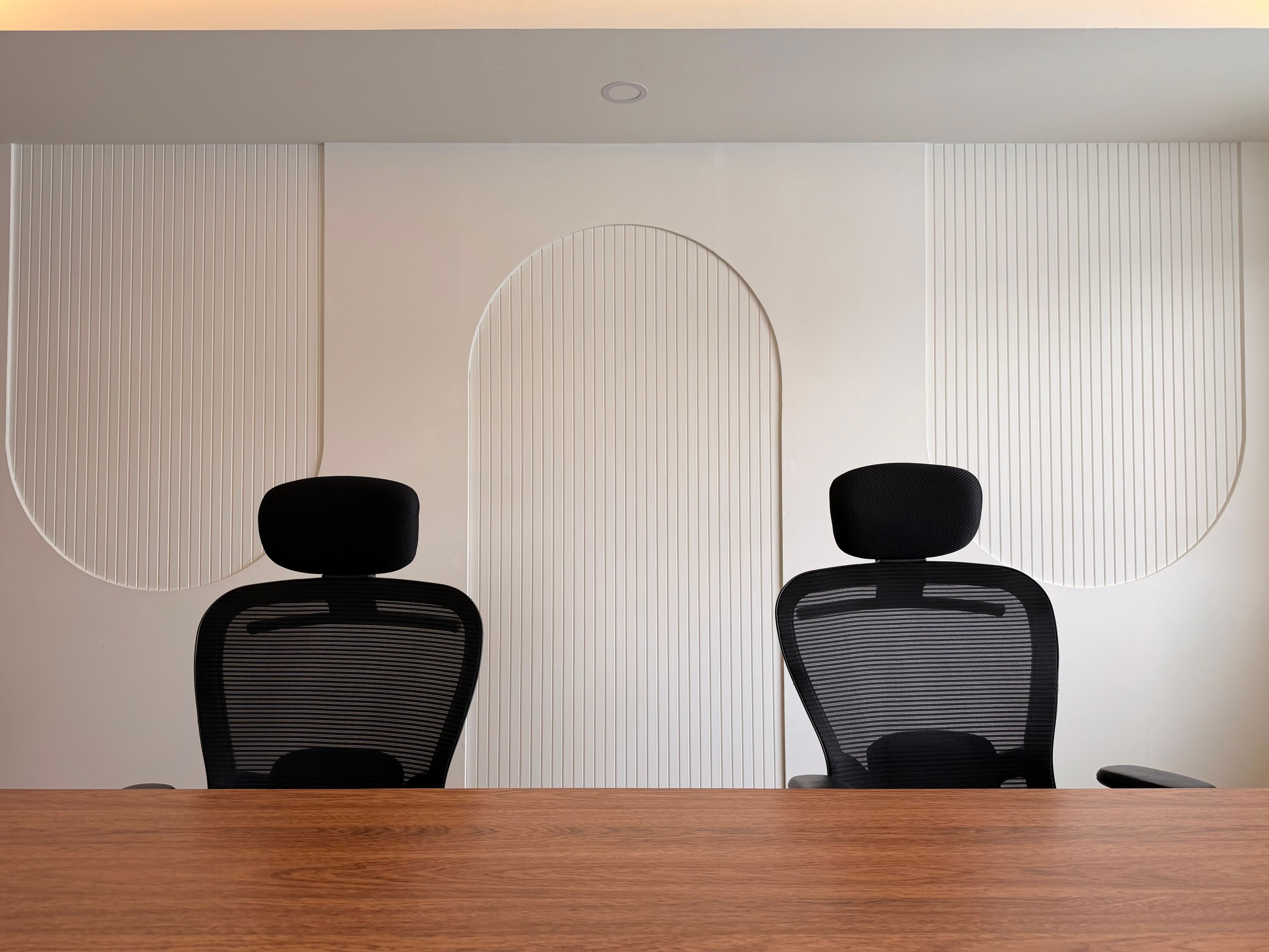 Ergonomic chair with lumbar support for remote work