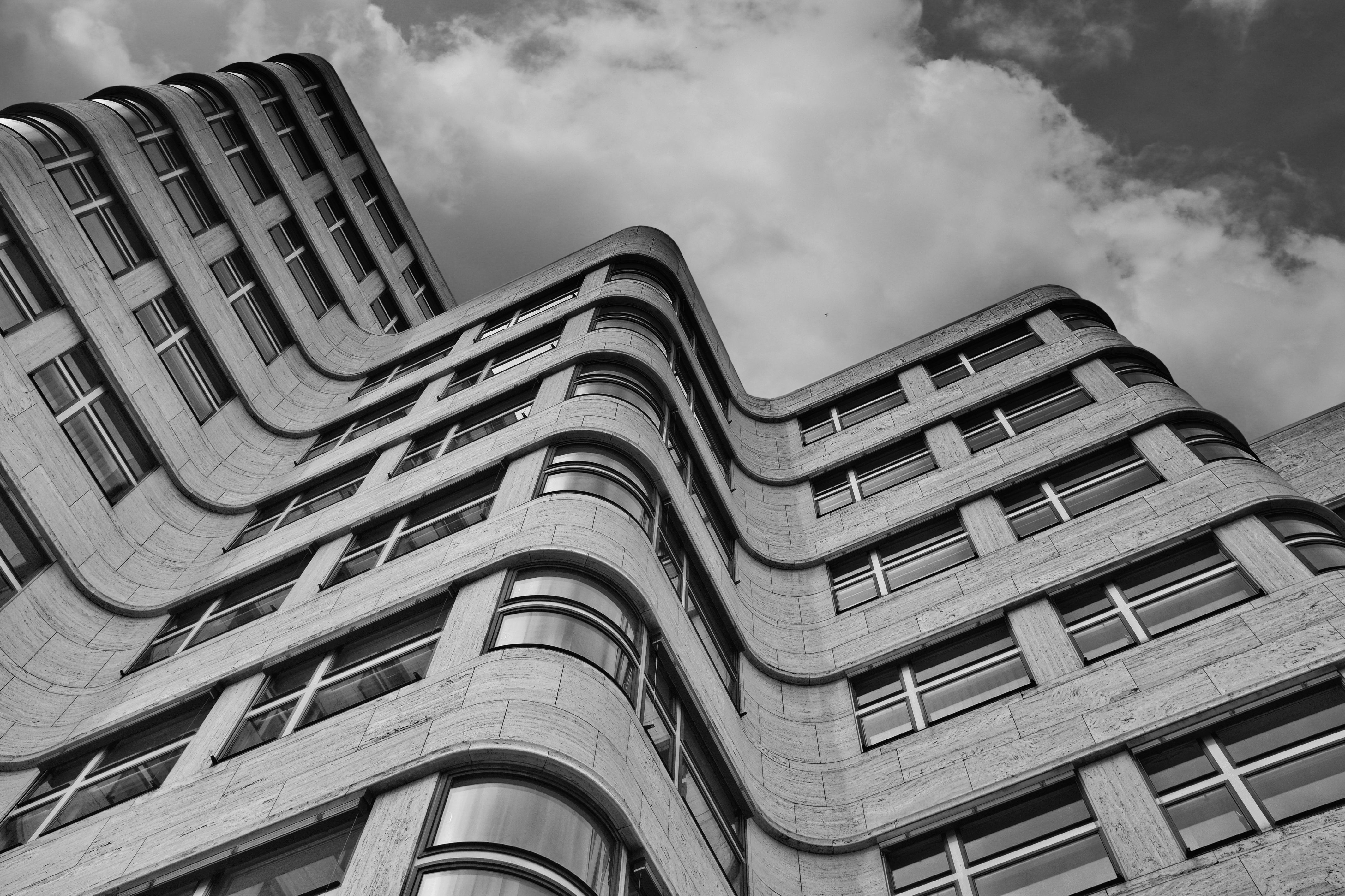 Dynamic Architectural Curves of Urban Building · Free Stock Photo
