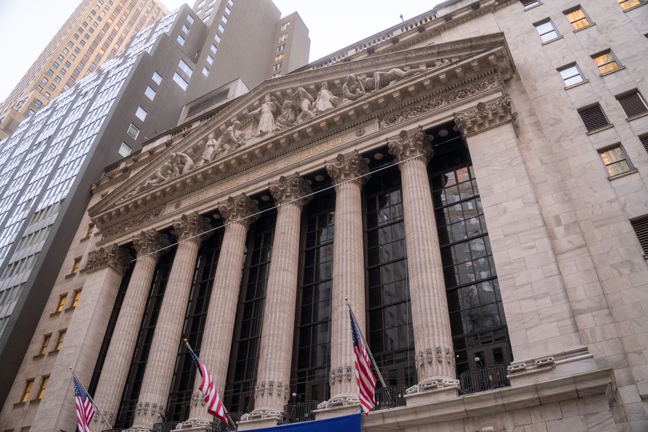 Trump backs down from idea of banks collecting citizenship information