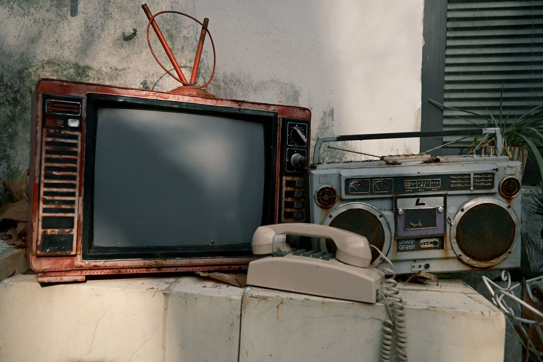 Eleições 2026: Pré-candidatos são vetados de programas de TV e rádio no AP