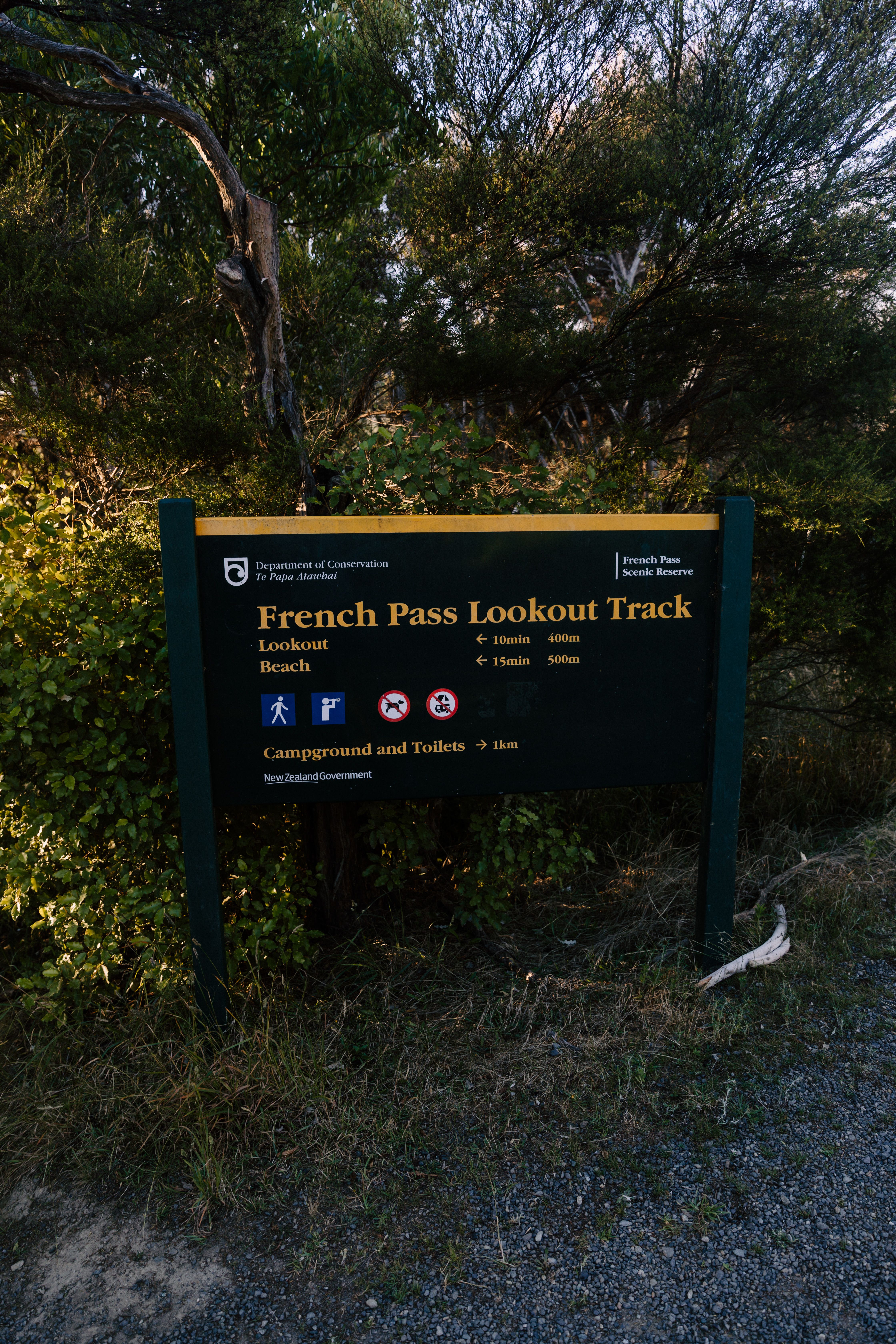 French Pass Lookout Track Sign in New Zealand · Free Stock Photo