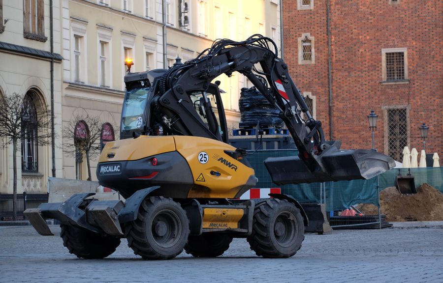 Crawler excavator