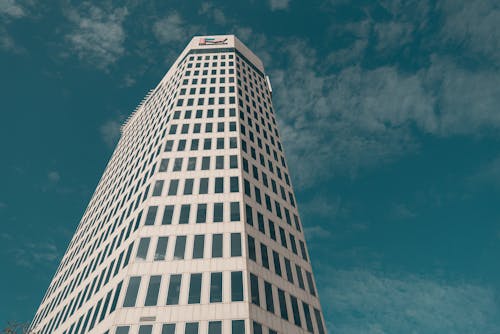 Gratis stockfoto met architectuur, blauwe lucht, buitenkant van het gebouw