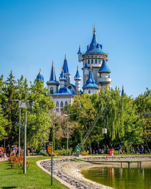 Free A fantasy-themed castle surrounded by lush greenery in Eskişehir, Türkiye. Stock Photo