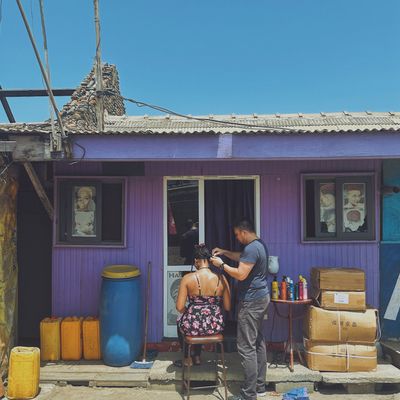 Street hair salon in Accra