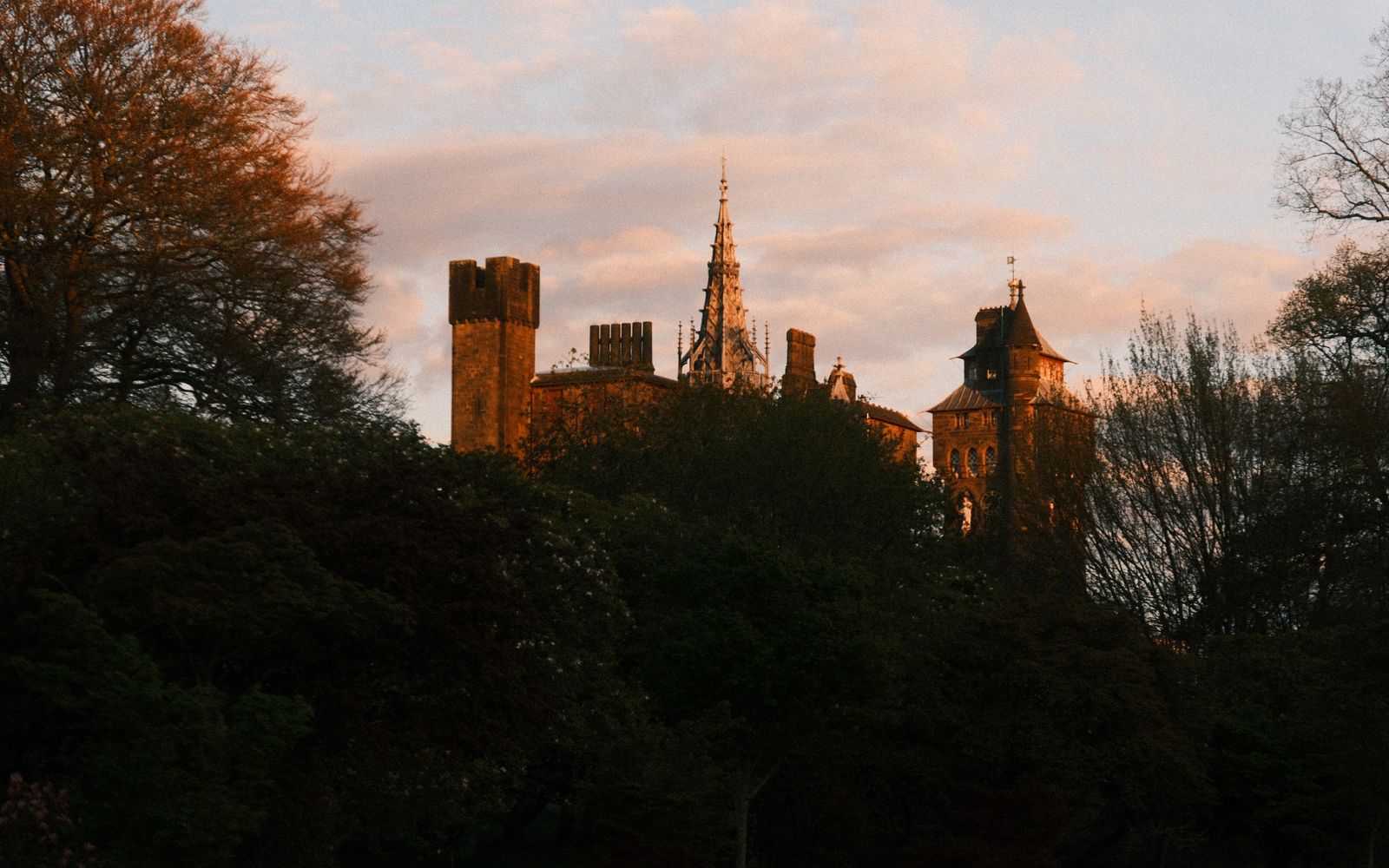 Cardiff Airport — chauffeur transfers with Platinum Chauffeurs
