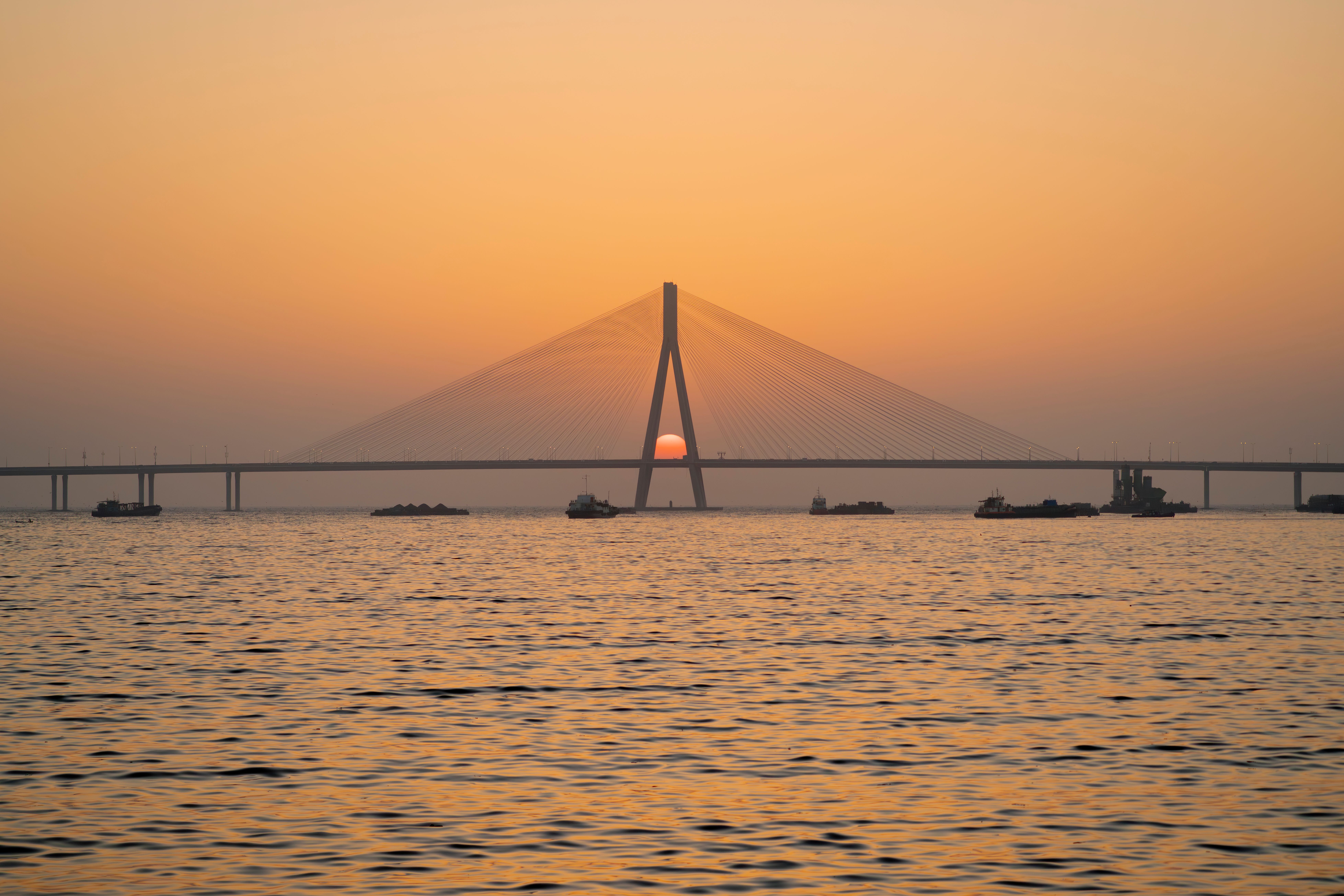 Ride the Harbour Line to Navi Mumbai