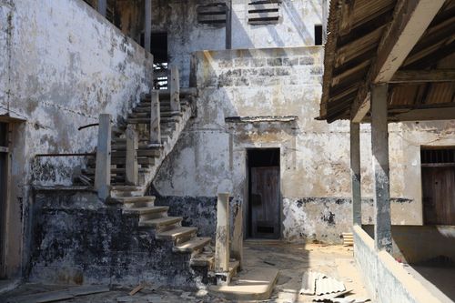 Free Explore the rustic charm of historical colonial architecture with weathered walls. Stock Photo