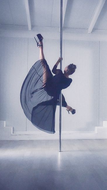Pole dance gallery