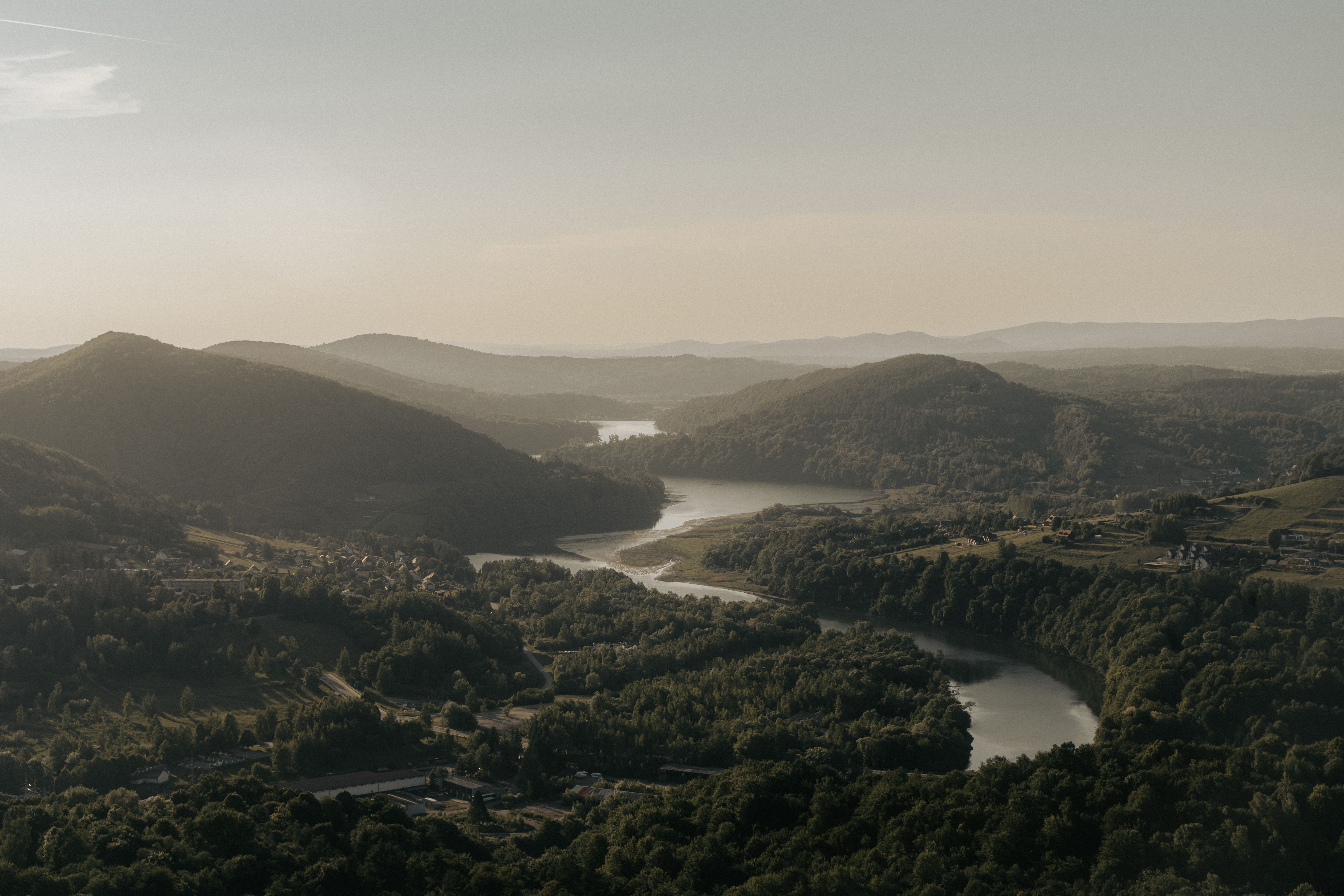 Naturlandschaft mit Fluss