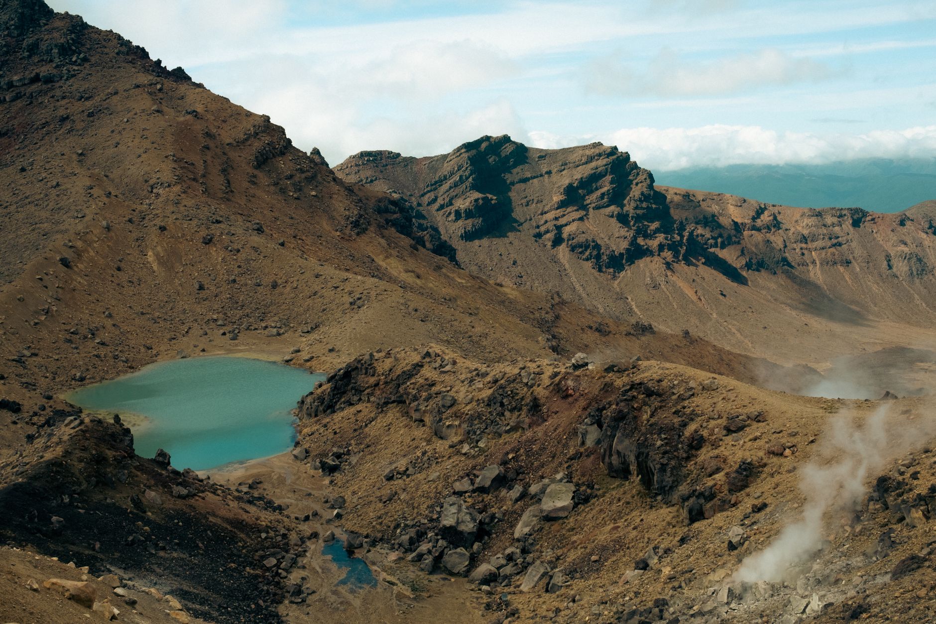 tongariro alpine crossing new zealand volcano mountain trail crater