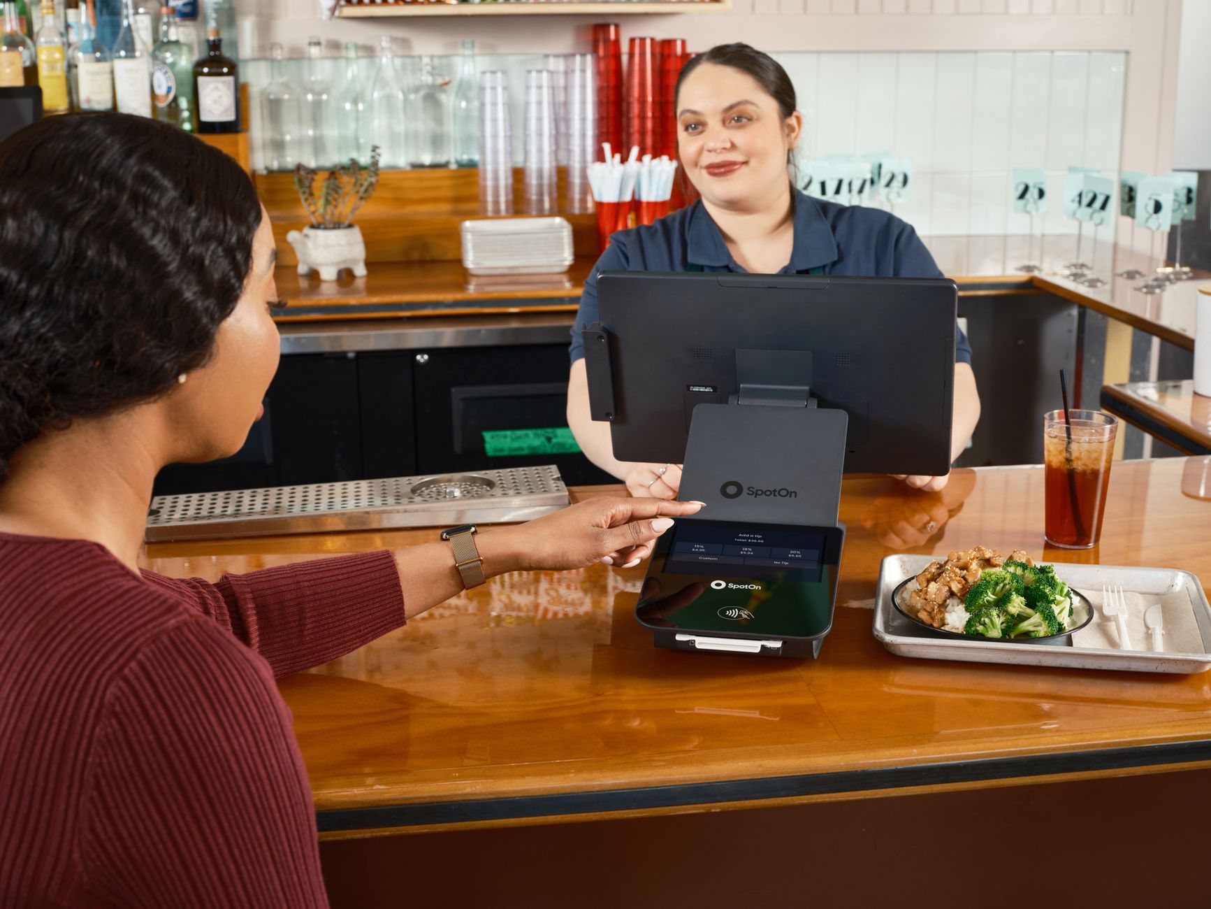 How to Sell to Restaurants — Finding the Right Contacts for Restaurant Leads for Sales Reps