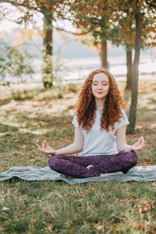 Meditasyon Kadın Fotoğrafı