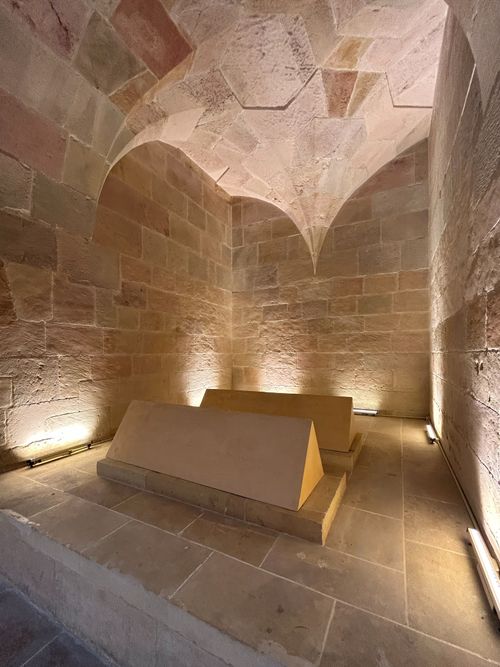Free Peaceful interior of ancient stone tombs in Sivas, Türkiye with vaulted ceiling. Stock Photo