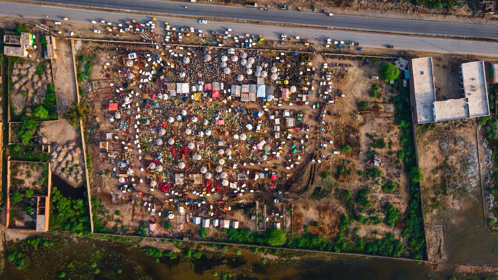 Vibrant outdoor market in rural area, Niger
