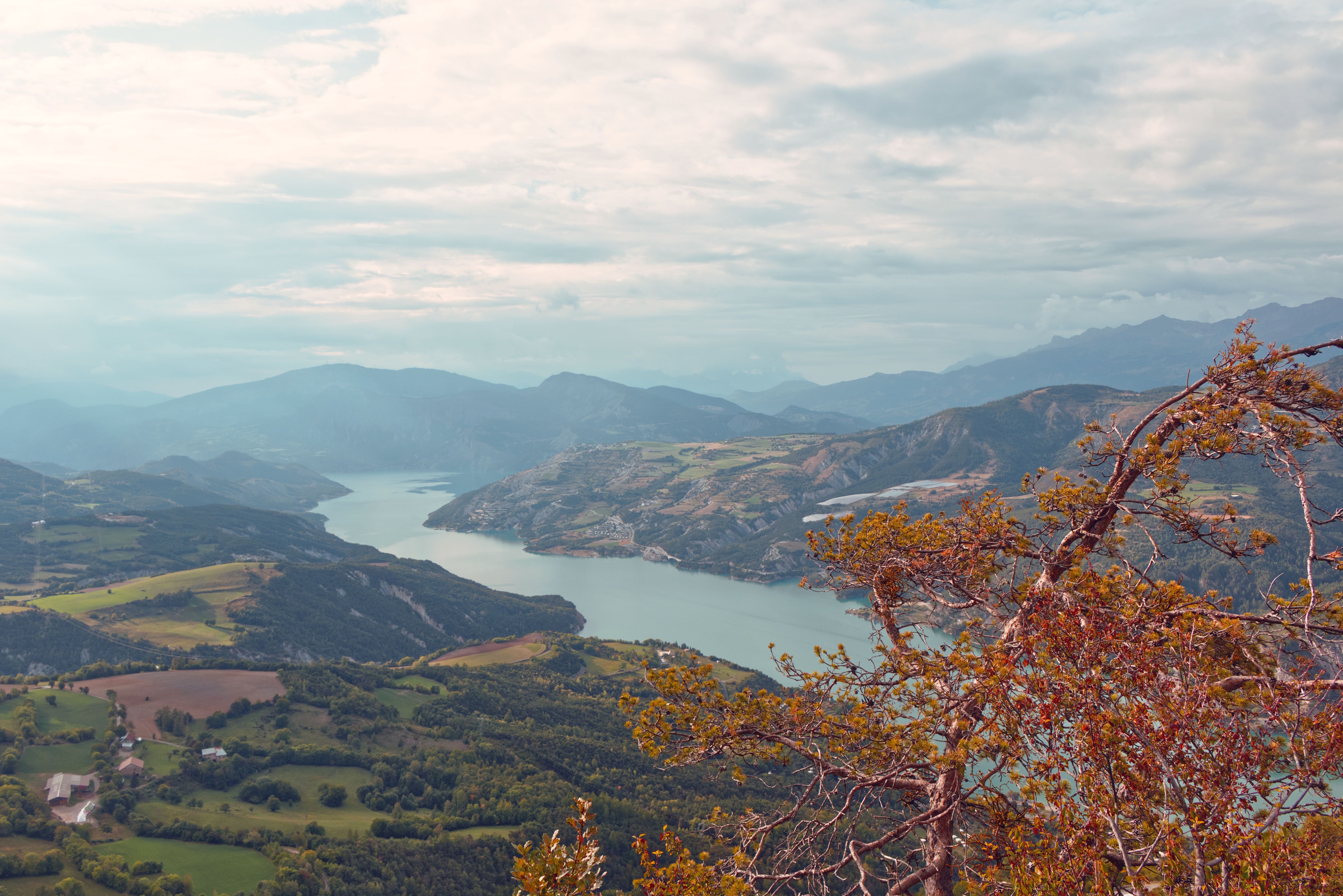 general travels majestic — Photo by Nicolas Veithen on Pexels