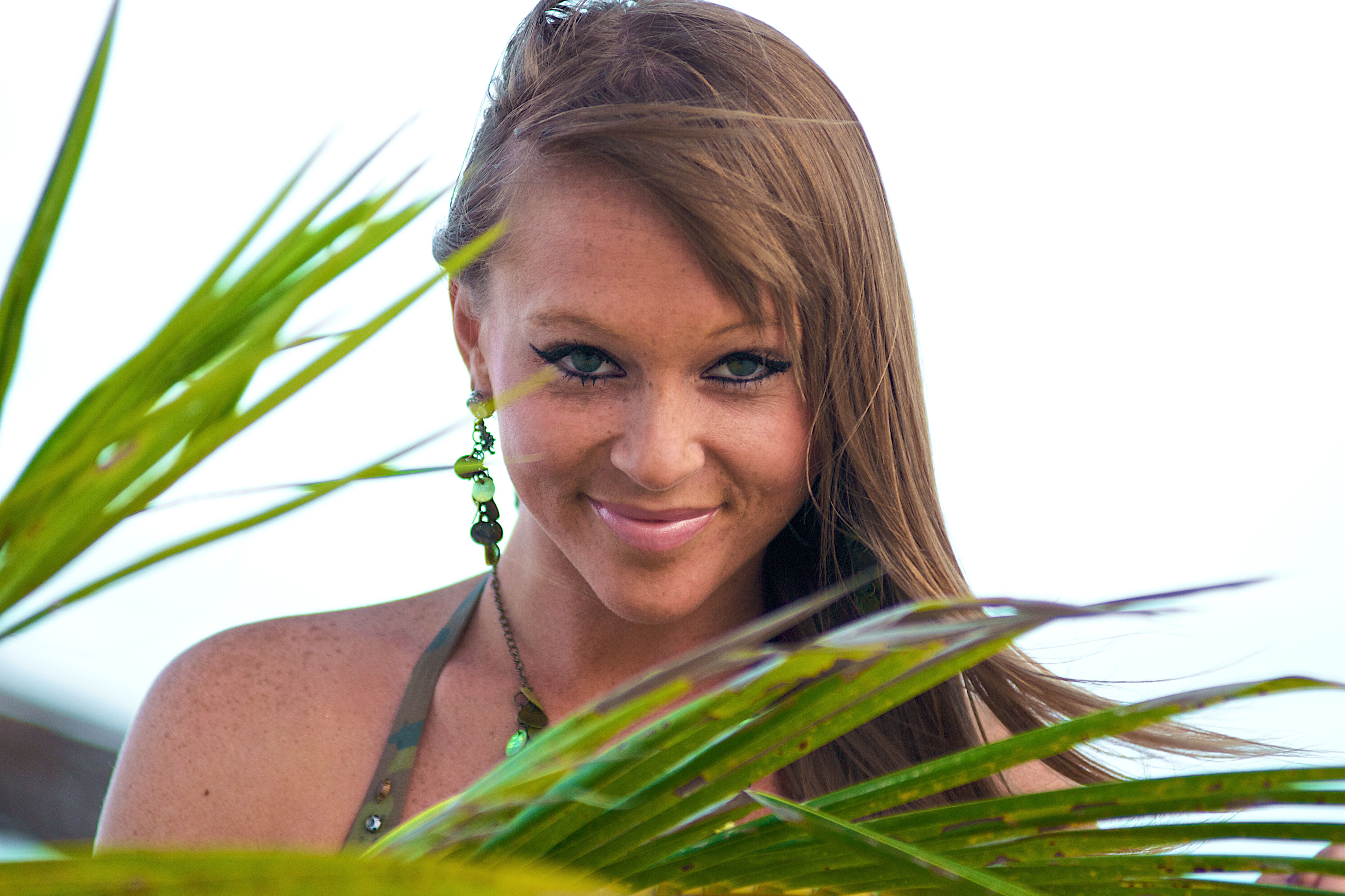 Refined outdoor portrait setting in Florida
