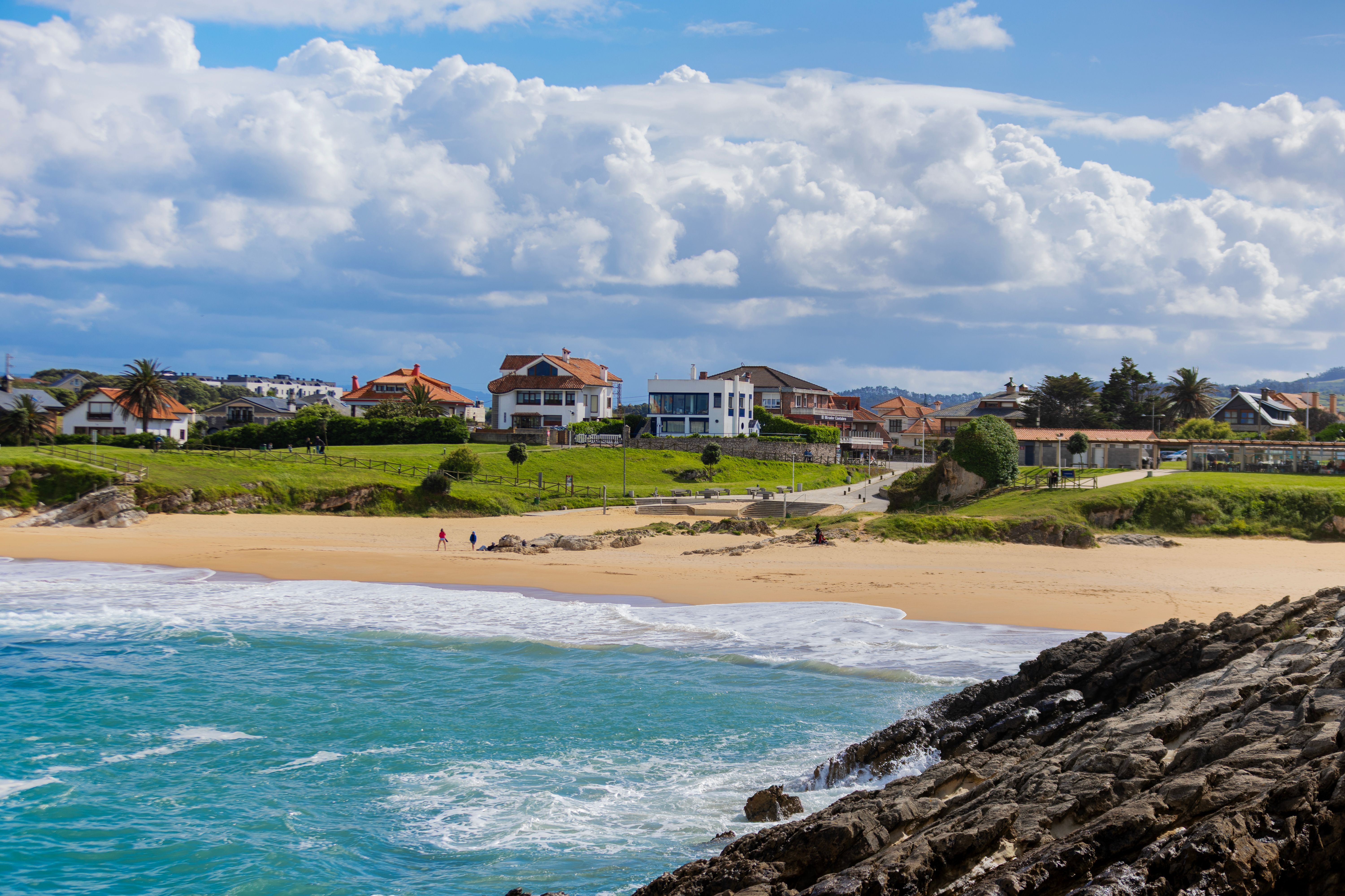 Scenic Coastal Town by the Sea · Free Stock Photo