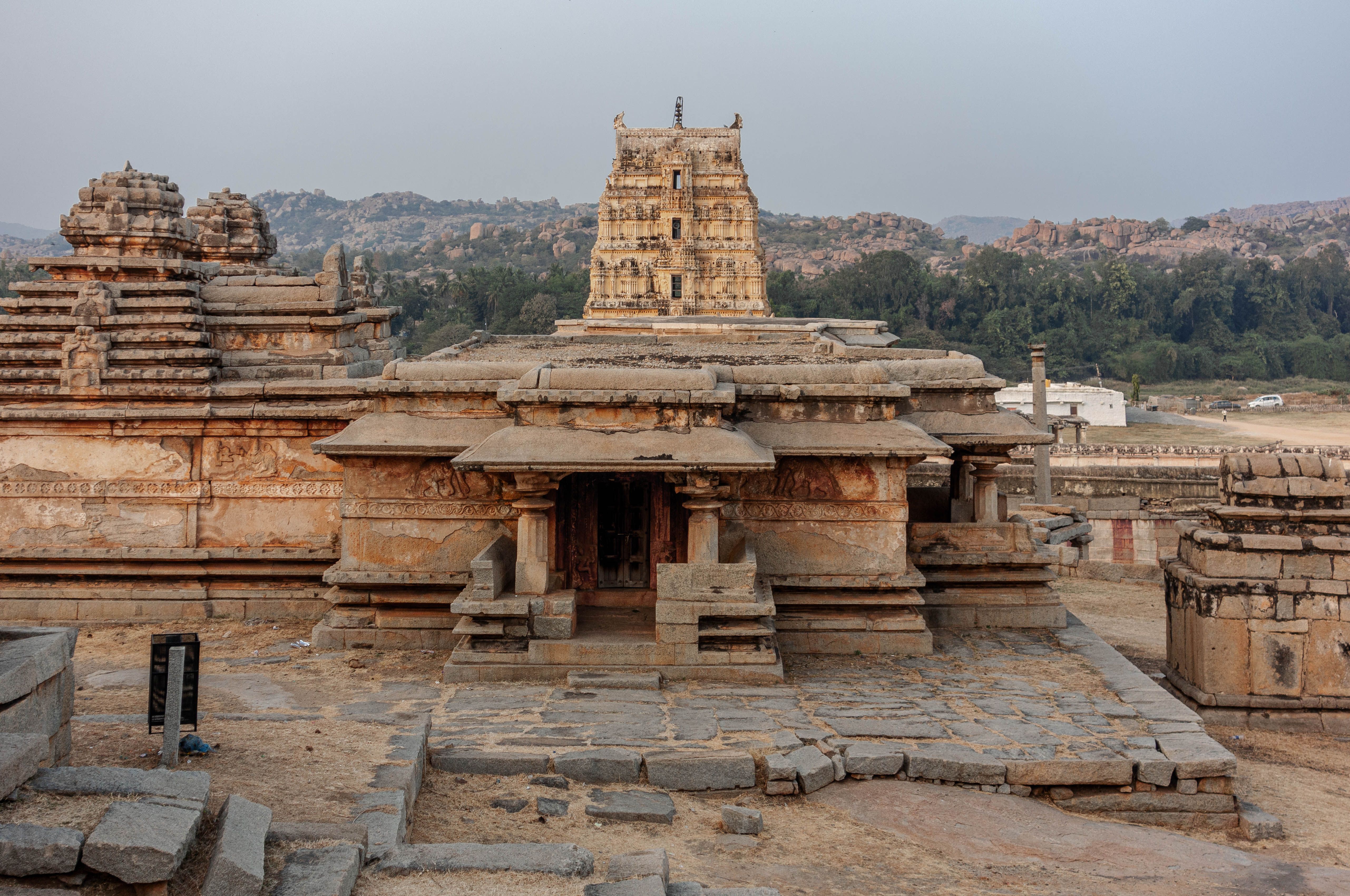 Hampi on a Budget: Guesthouses, Thalis and Cycle Hire