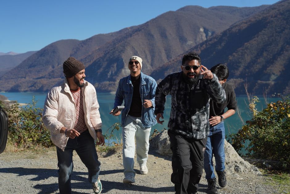 Review: Akshay Kumar and Saif Ali Khan's Thriller 'Haiwaan' Struggles with Pacing