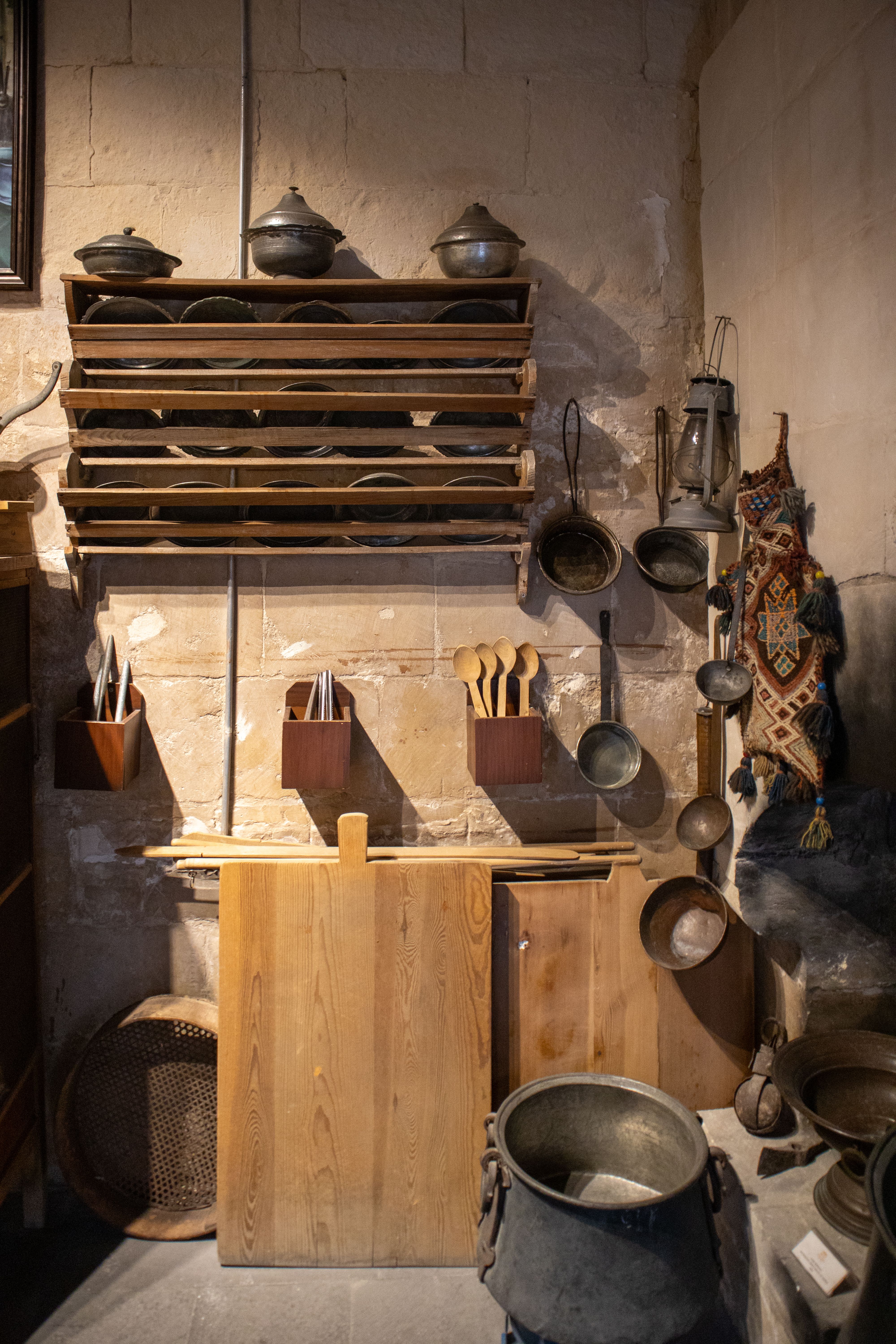Flag of Turkey, Carved Horse Head and Tools on Wall · Free Stock Photo