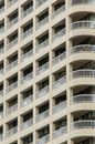 墨尔本现代建筑的立面带有重复阳台，展现了现代建筑的特点