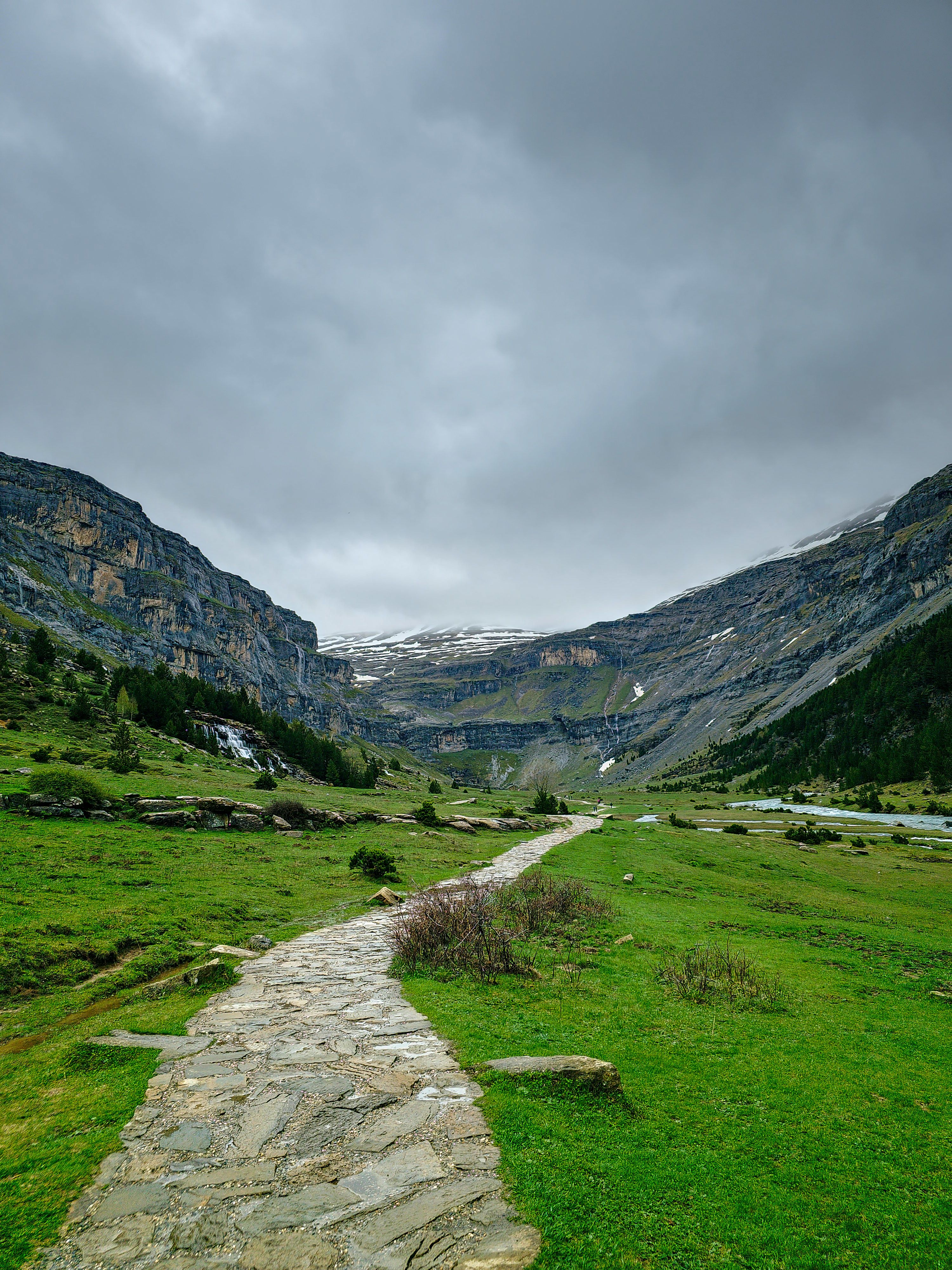 Scenic Pathway through Mountain Valley Landscape · Free Stock Photo