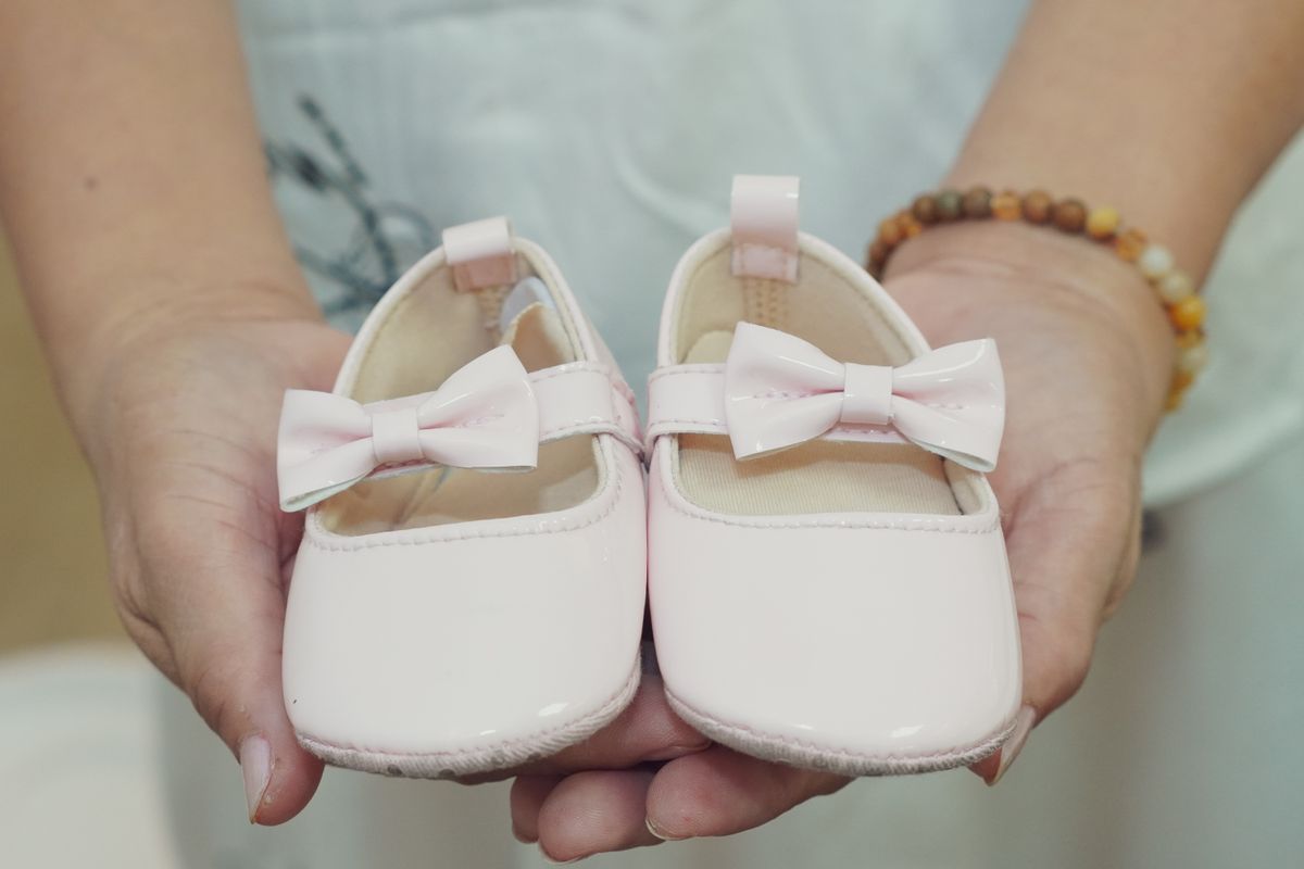 Baby pink shoes with bows