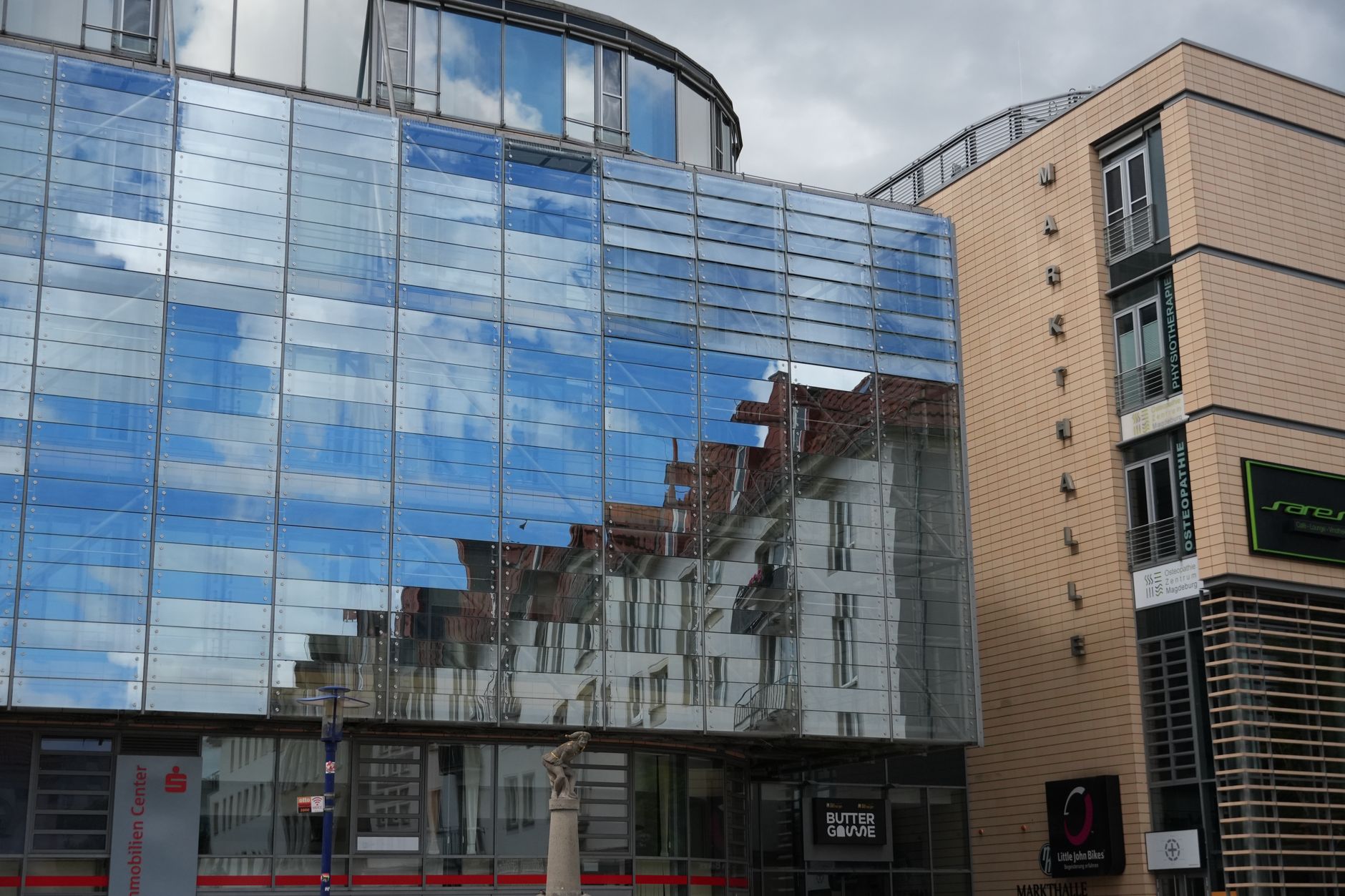 Magdeburg'daki Saksonya-Anhalt eyalet parlamento binası