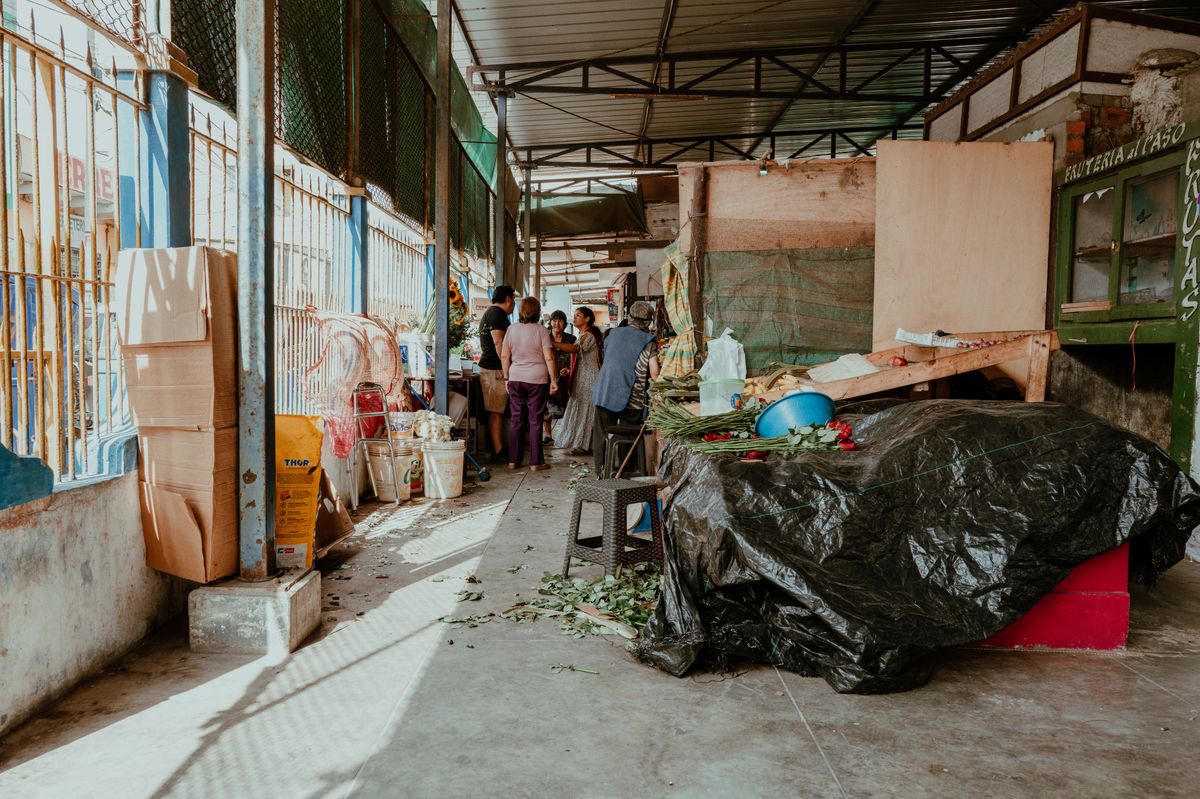 El Latido del Barrio: La Reinvención de los Mercados Tradicionales